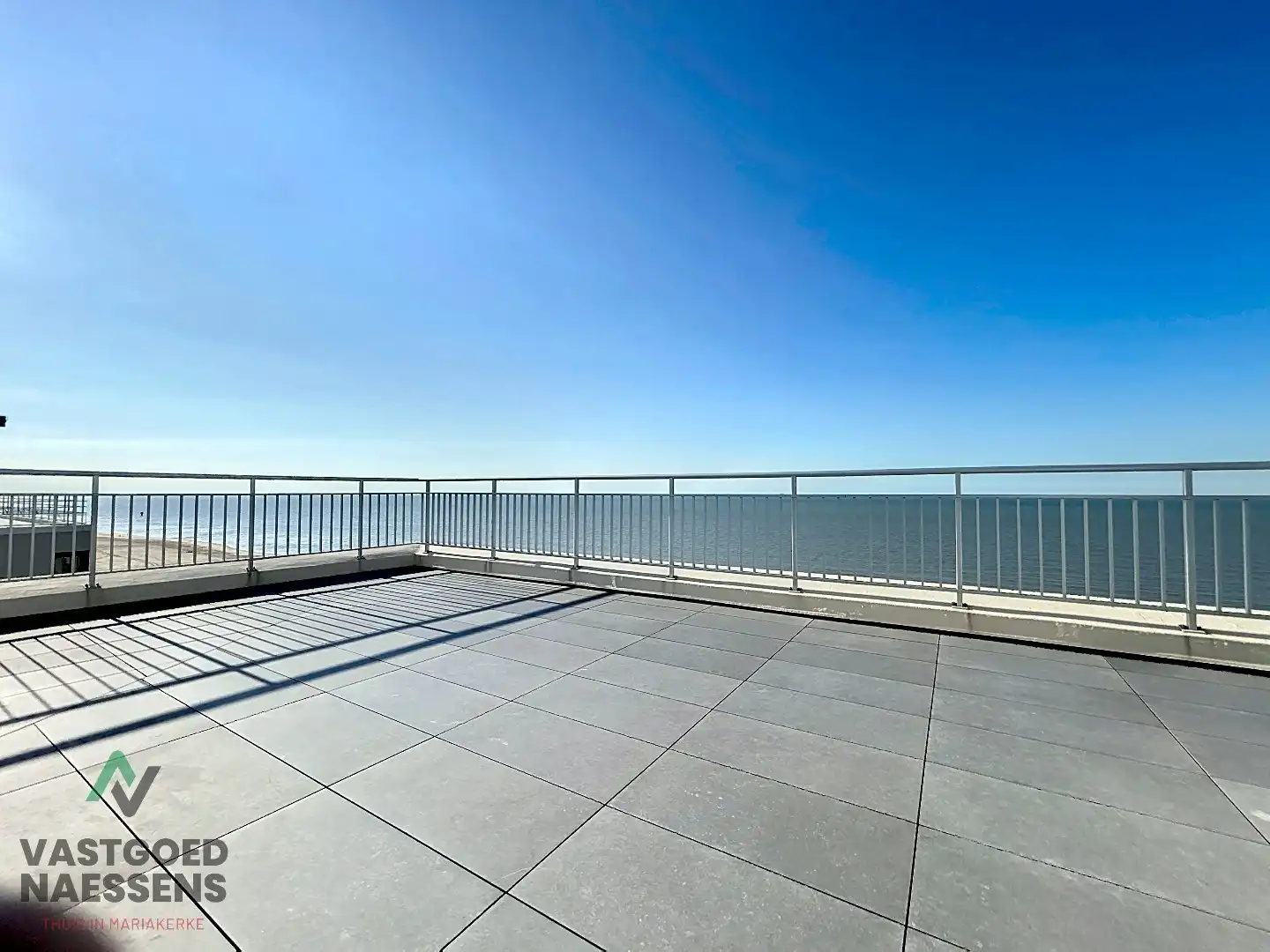 SCHITTERENDE PENTHOUSE - 2 SLPK - RUIM TERRAS - ZEEZICHT - PARKING foto 14