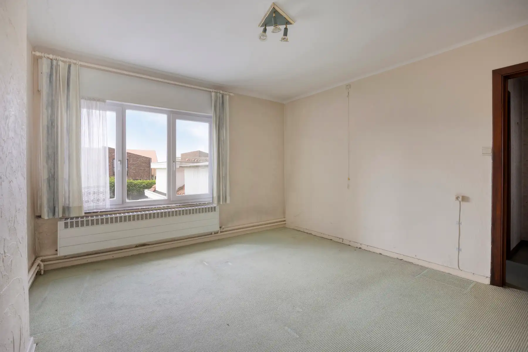 Te renoveren woning / projectgrond op centrale ligging  foto 16