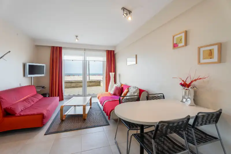 STUDIO MET SLAAPHOEK OP DE ZEEDJK foto 2