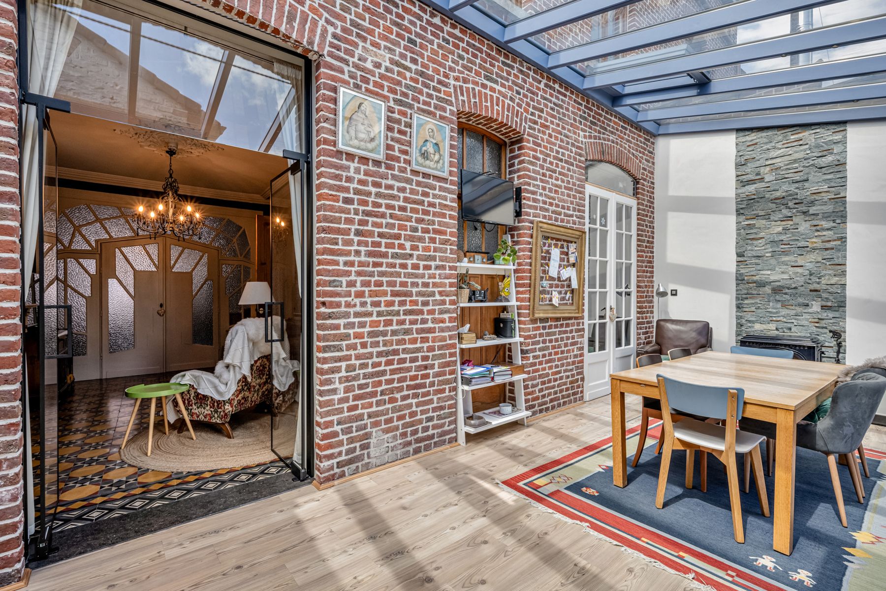 Karaktervolle woning te koop met 5 slaapkamers foto 5