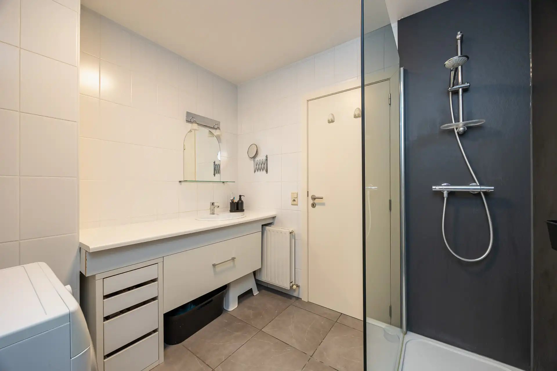 Instapklaar en recent gerenoveerd 2-slaapkamer appartement foto 10