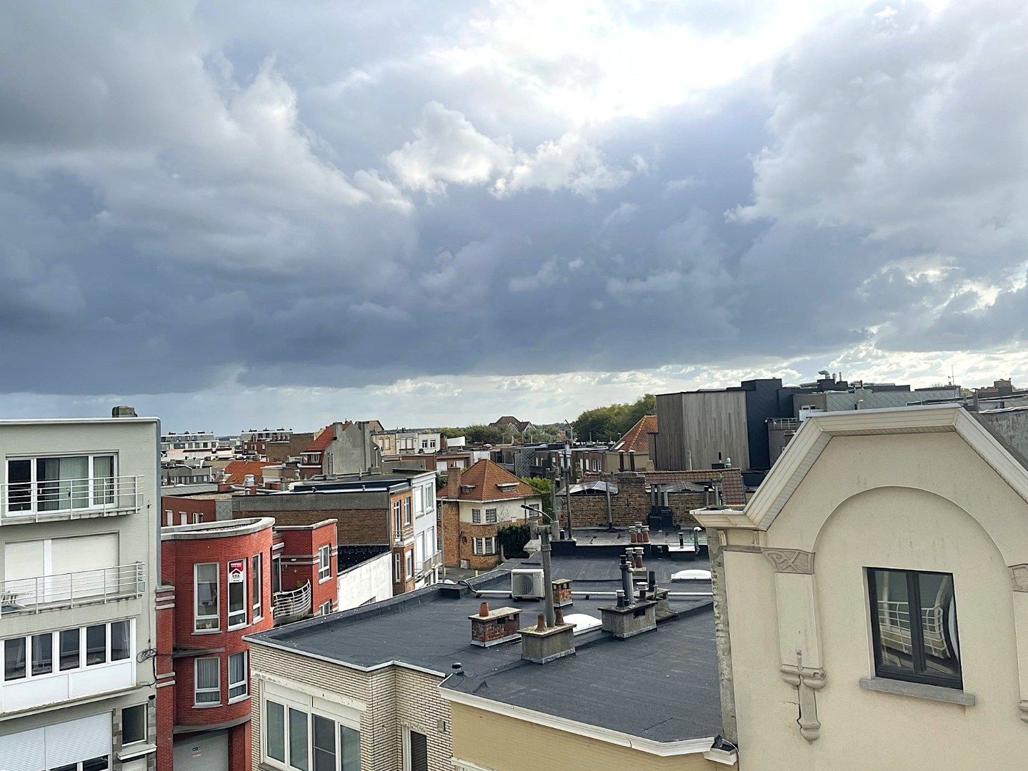 vernieuwd één slaapkamer appartement foto 3