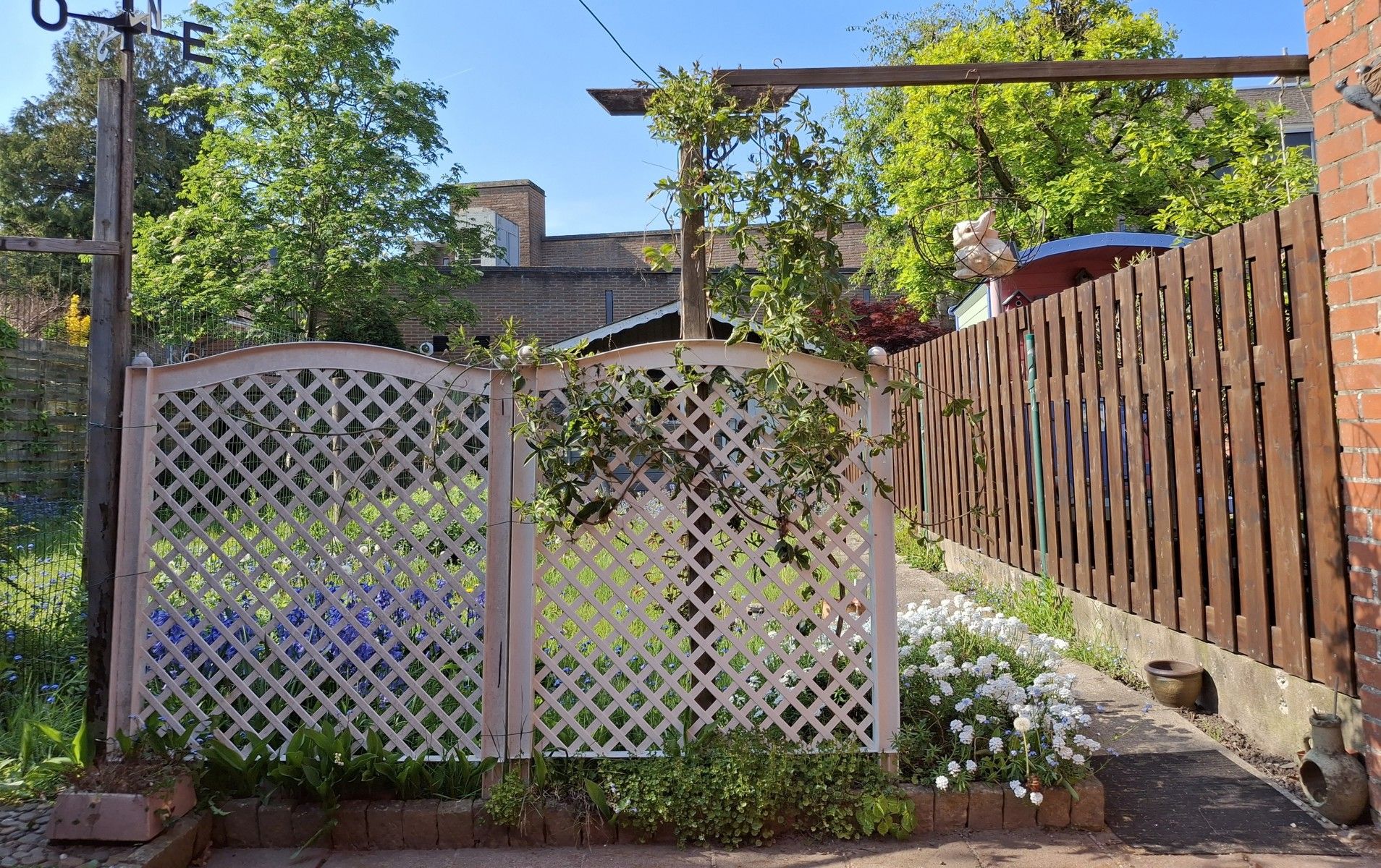 Centraal gelegen rijwoning met stadstuin foto 13