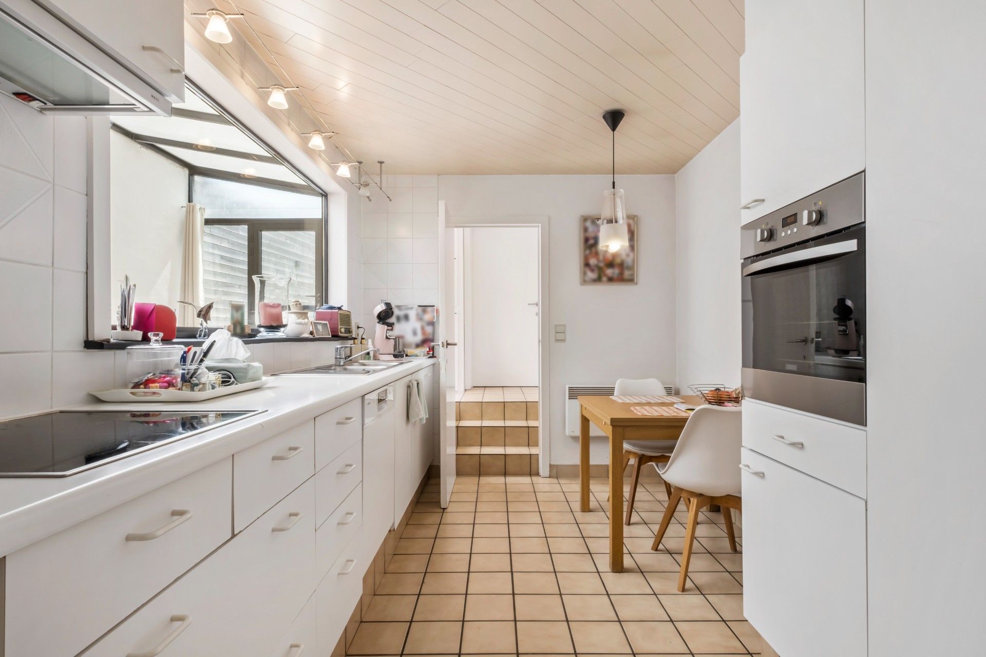 Instapklare woning met garage en tuin foto 9