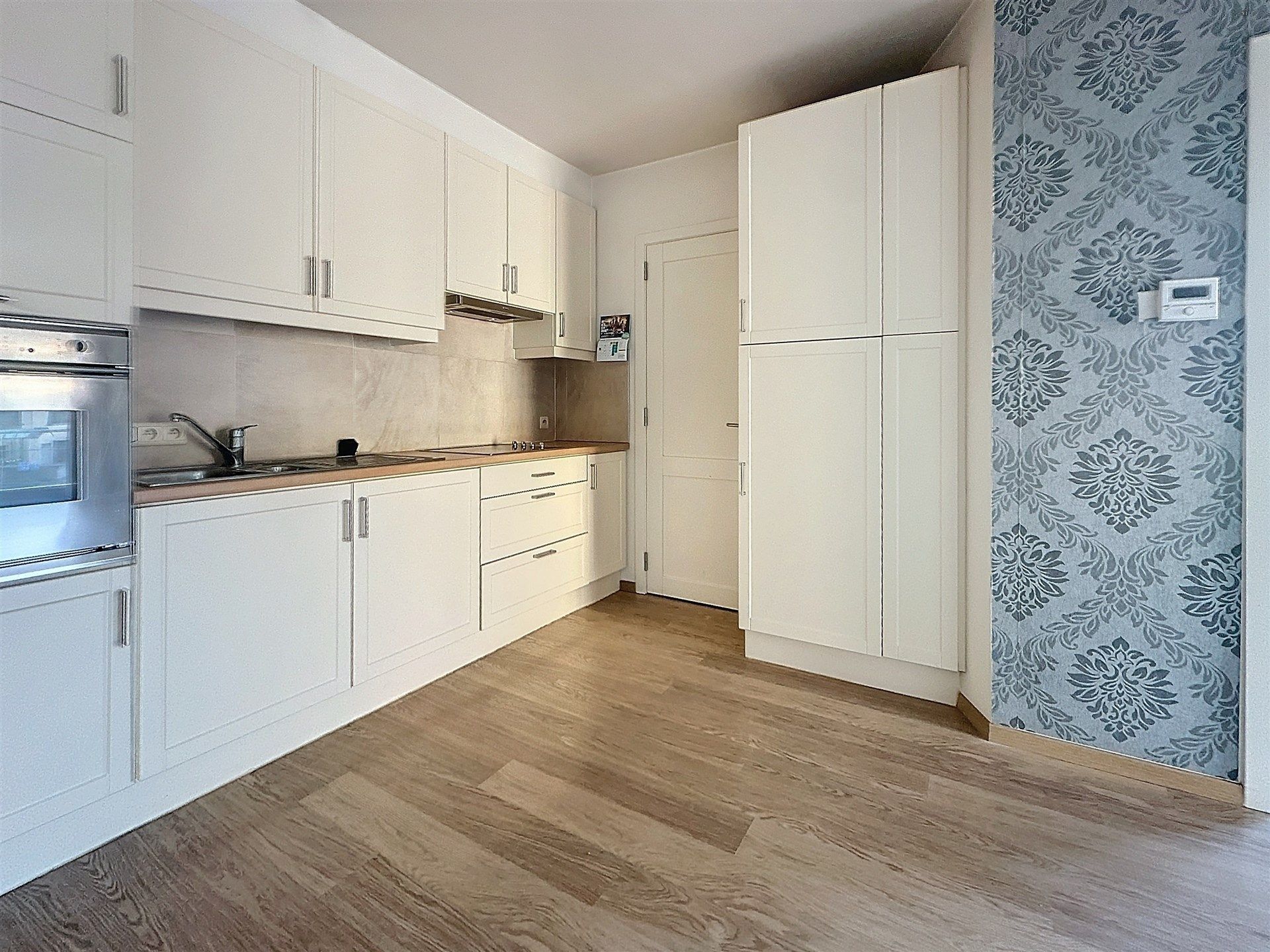 Instapklaar 1slpk appartement met terras en privatieve berging op toplocatie foto 6