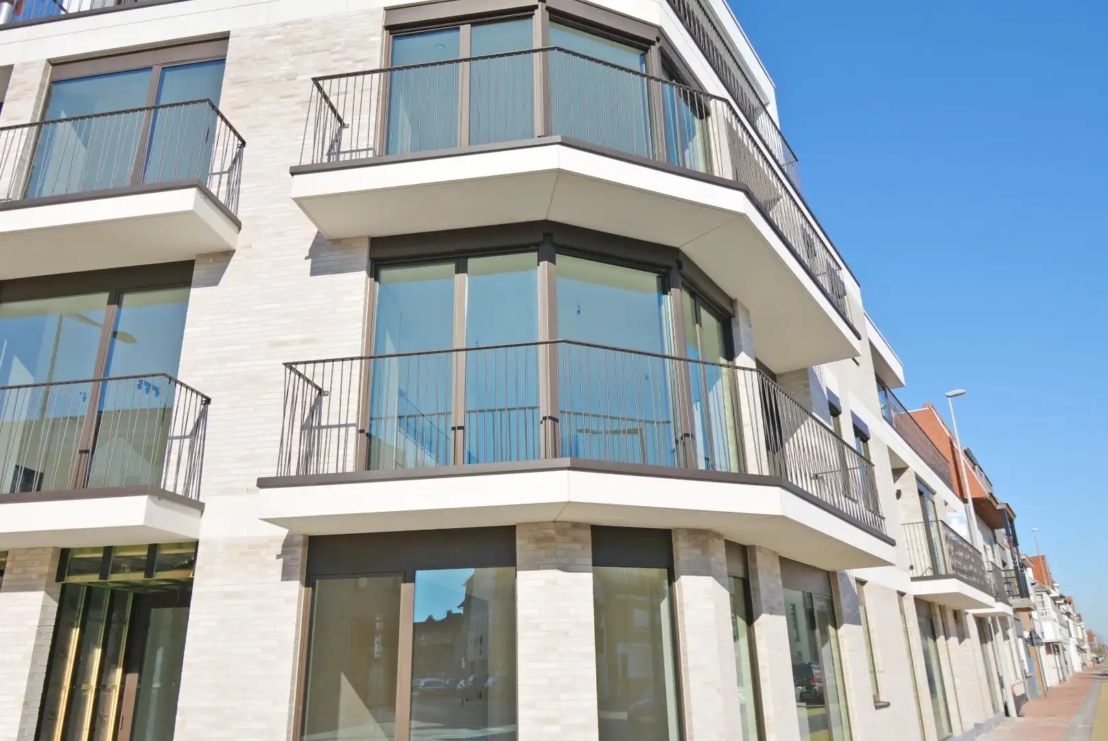 Zonnig nieuwbouw appartement nabij het strand in Duinbergen foto 16