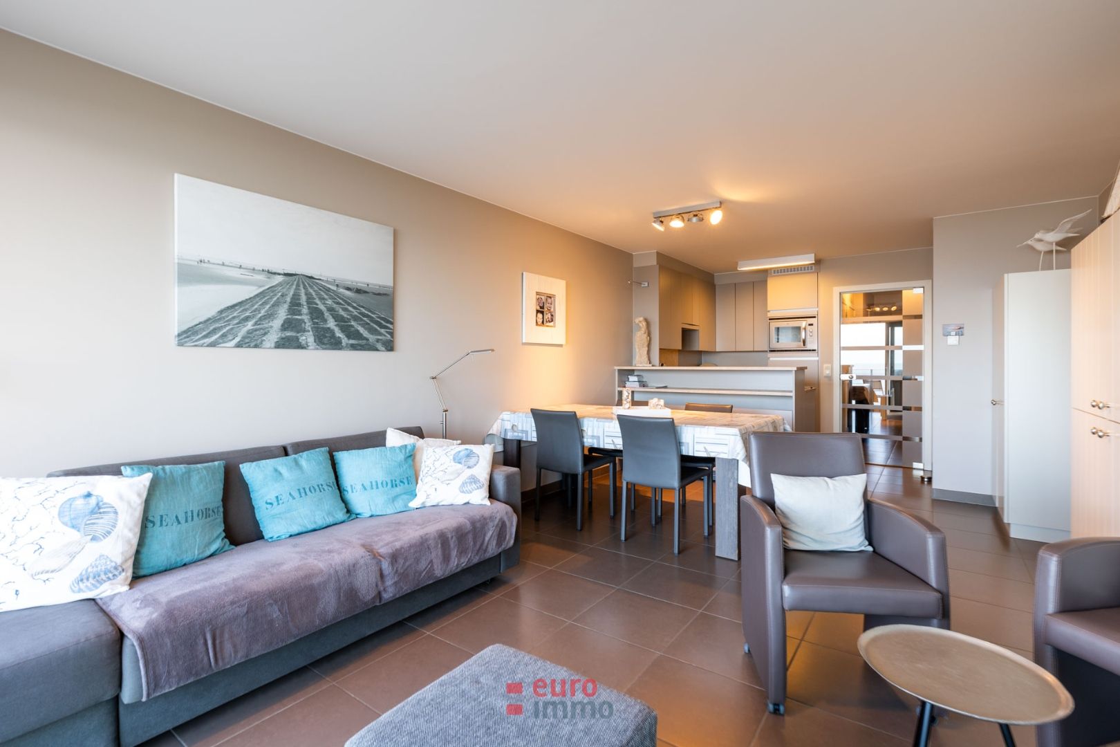 Luxe appartement aan de Zeedijk van onze trotse badstad! foto 3