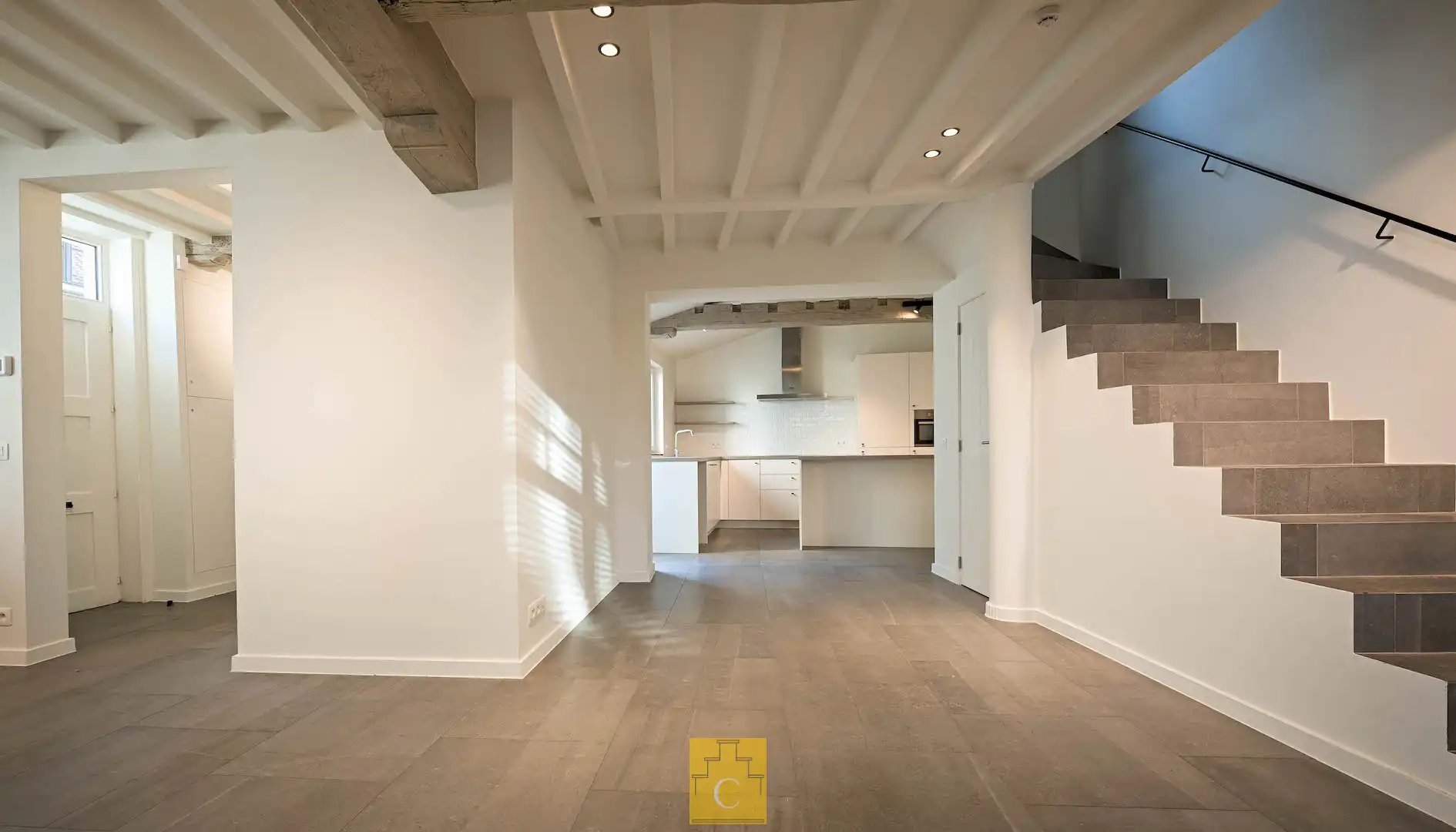 Breedhuis met historische cachet, karaktergevel, patio en fietsenpoortje foto 11