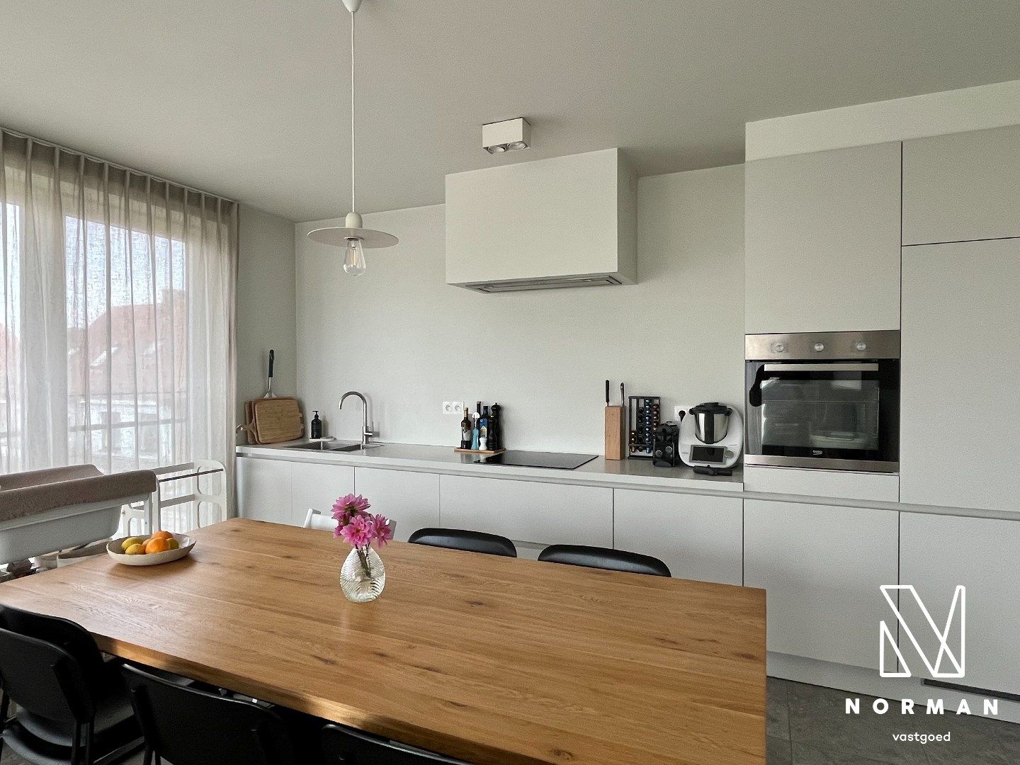 Dit modern afgewerkt appartement bevindt zich op de tweede verdieping van een recente residentie. foto 7