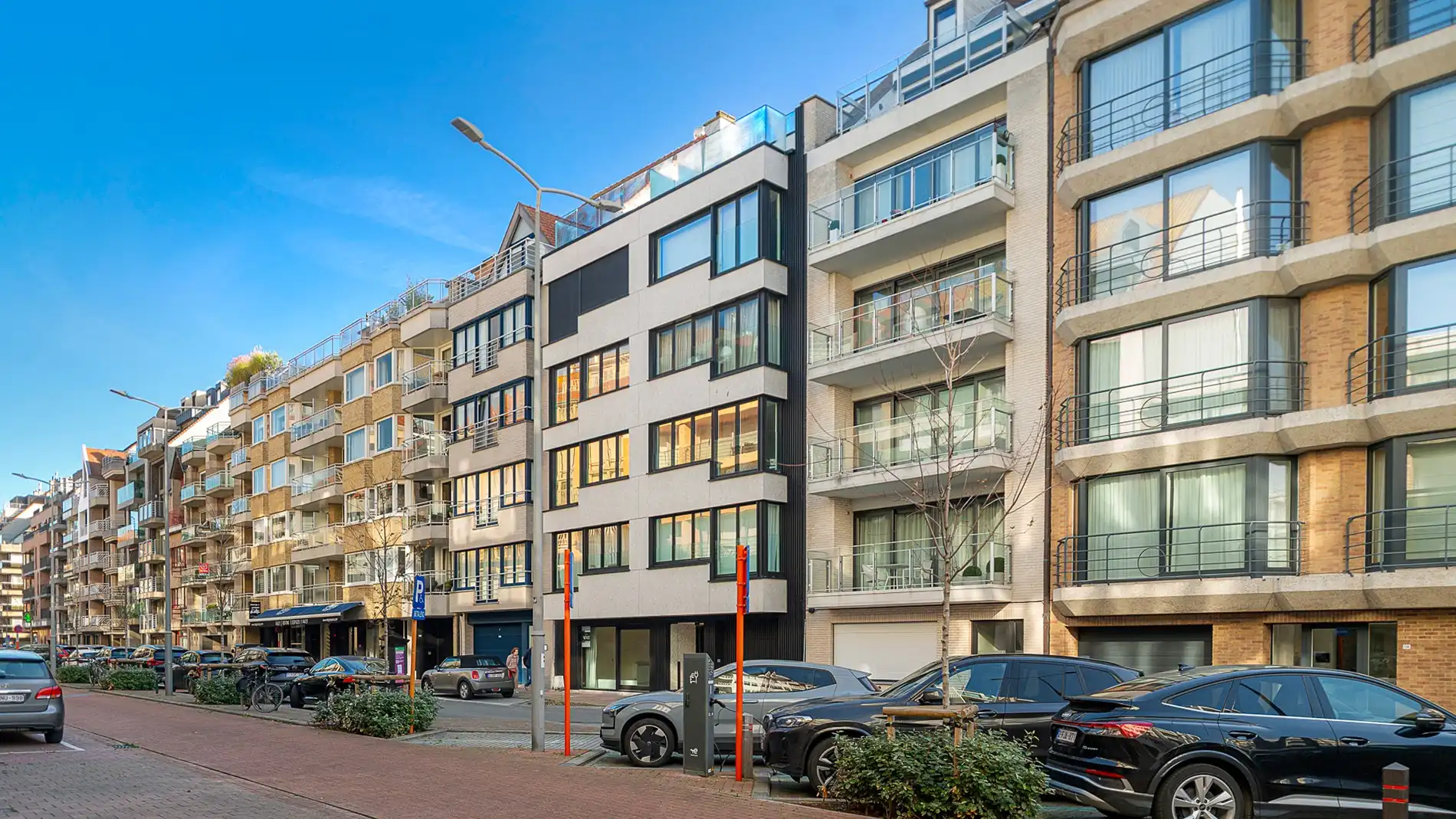 Penthouse te koop met ruim terras nabij het strand foto {{pictureIndex}}