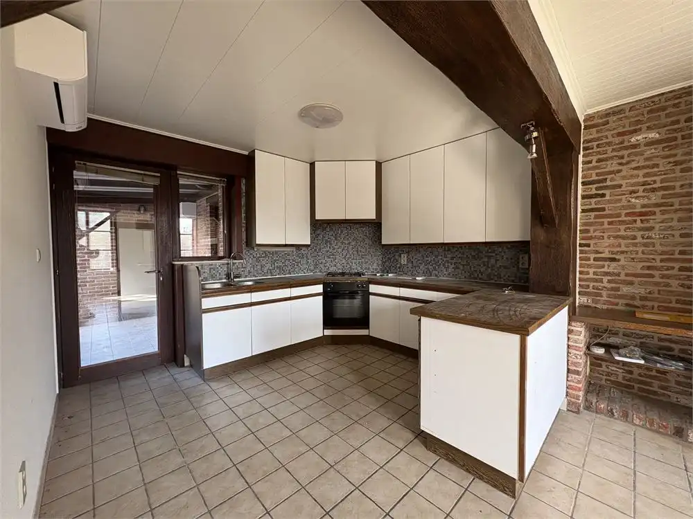 Lichtrijke gezinswoning met 4 slaapkamers + garage foto 5
