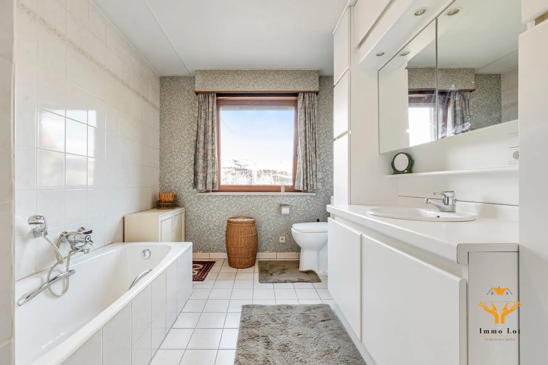 Gezinswoning met 5 slaapkamers en ruime tuin foto 15