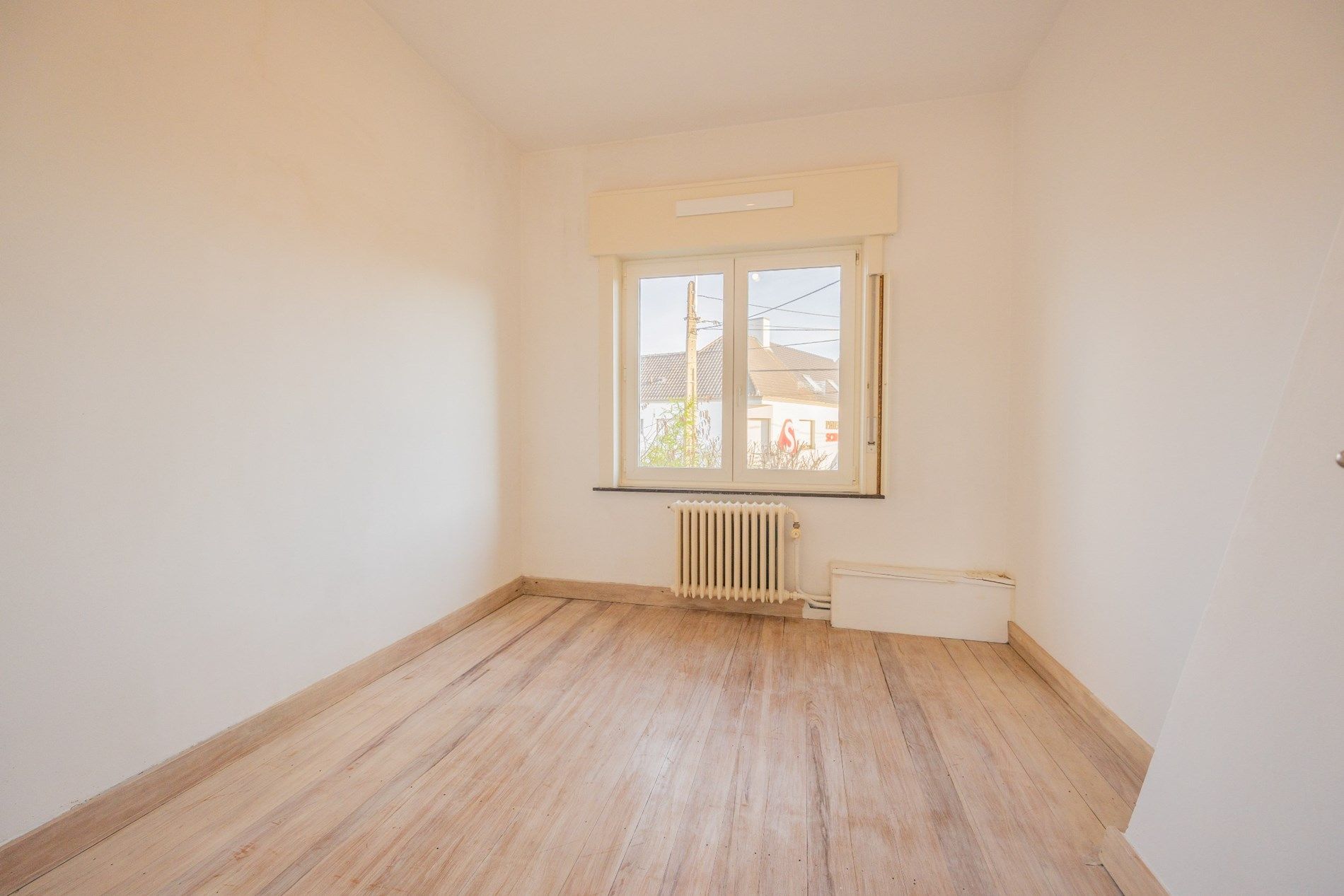 CHARMANTE BURGERWONING MET GARAGE foto 14