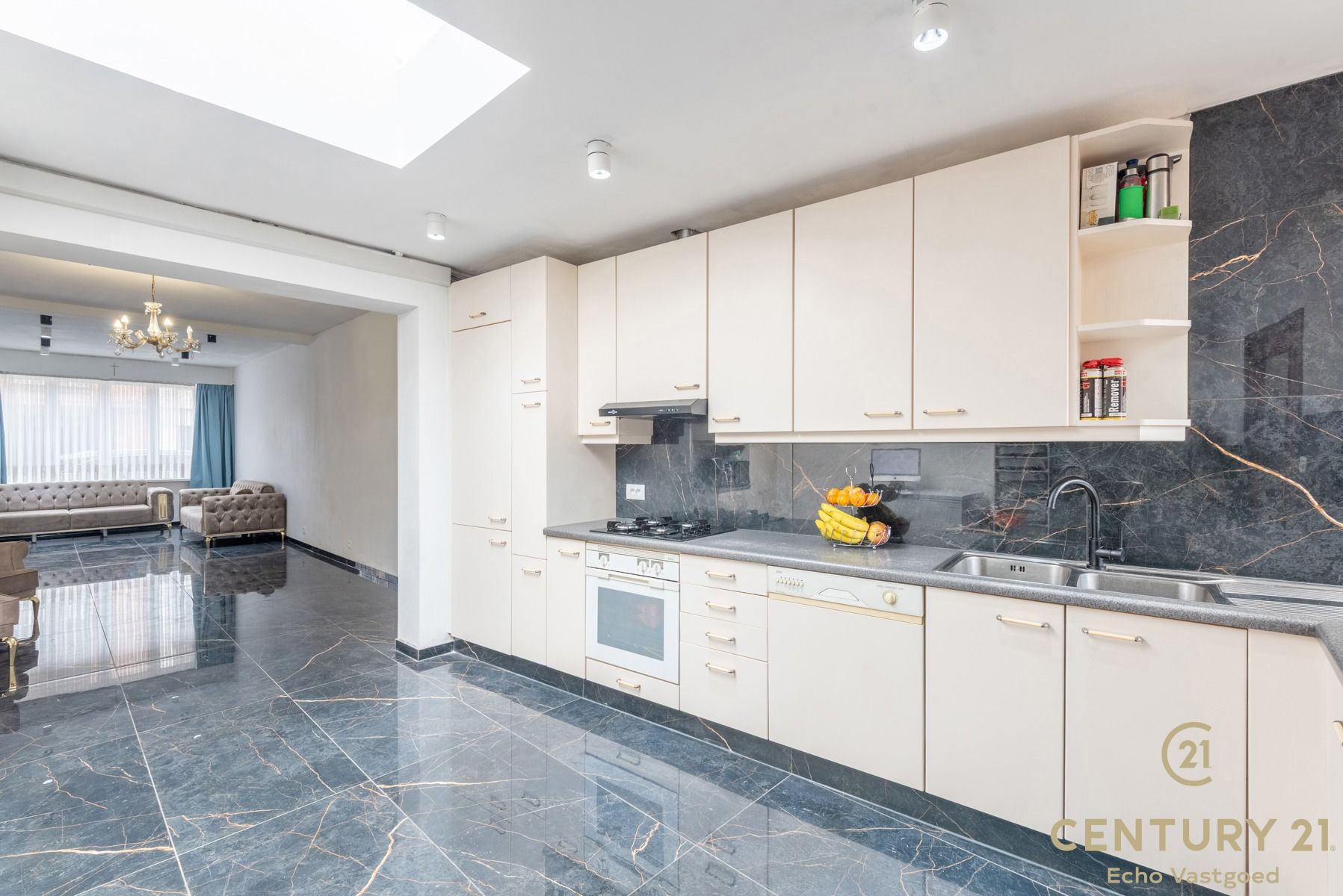 Gerenoveerde, energiezuinige woning met grote tuin én garage foto 7