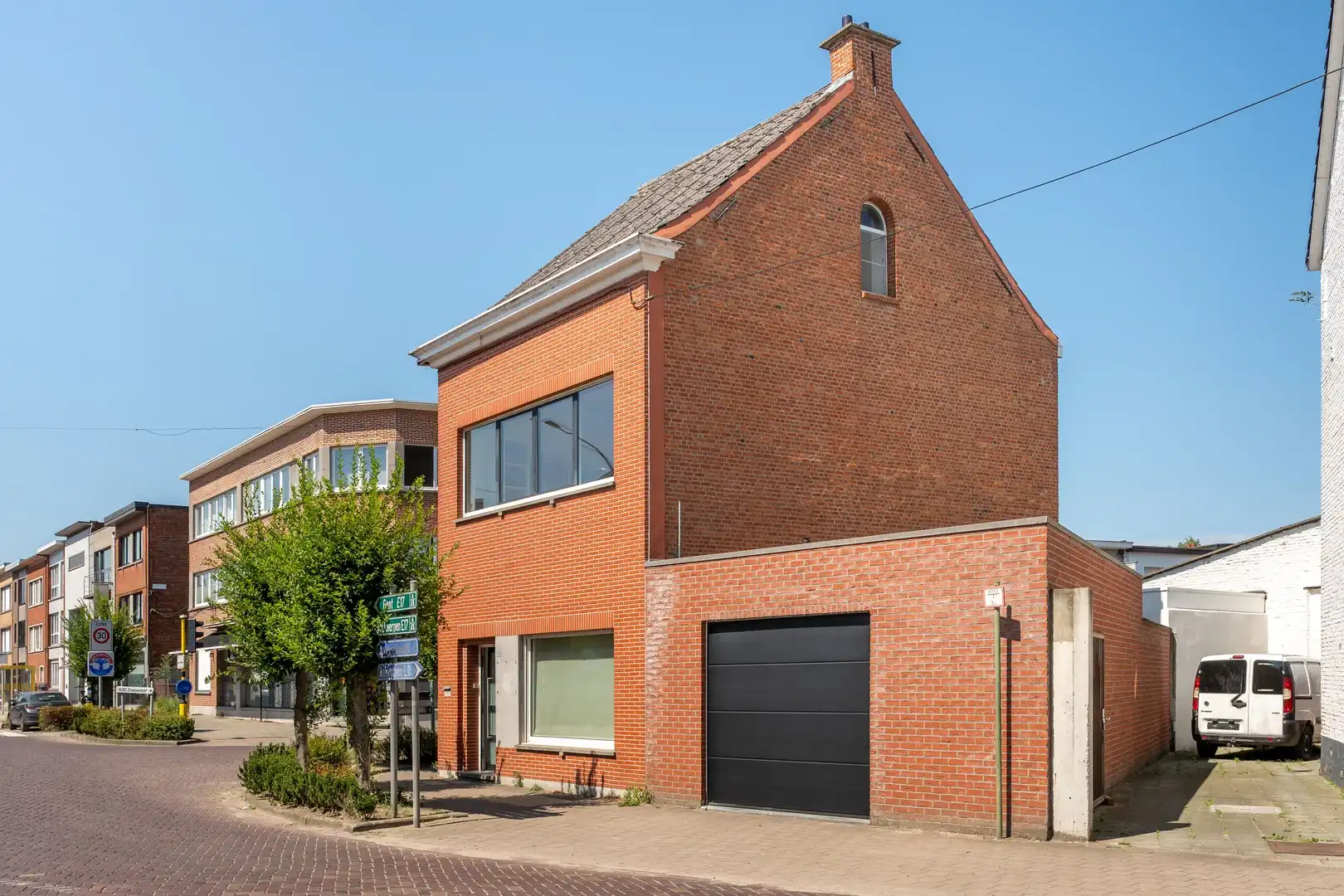 Charmante woning met 4 kamers. foto 2