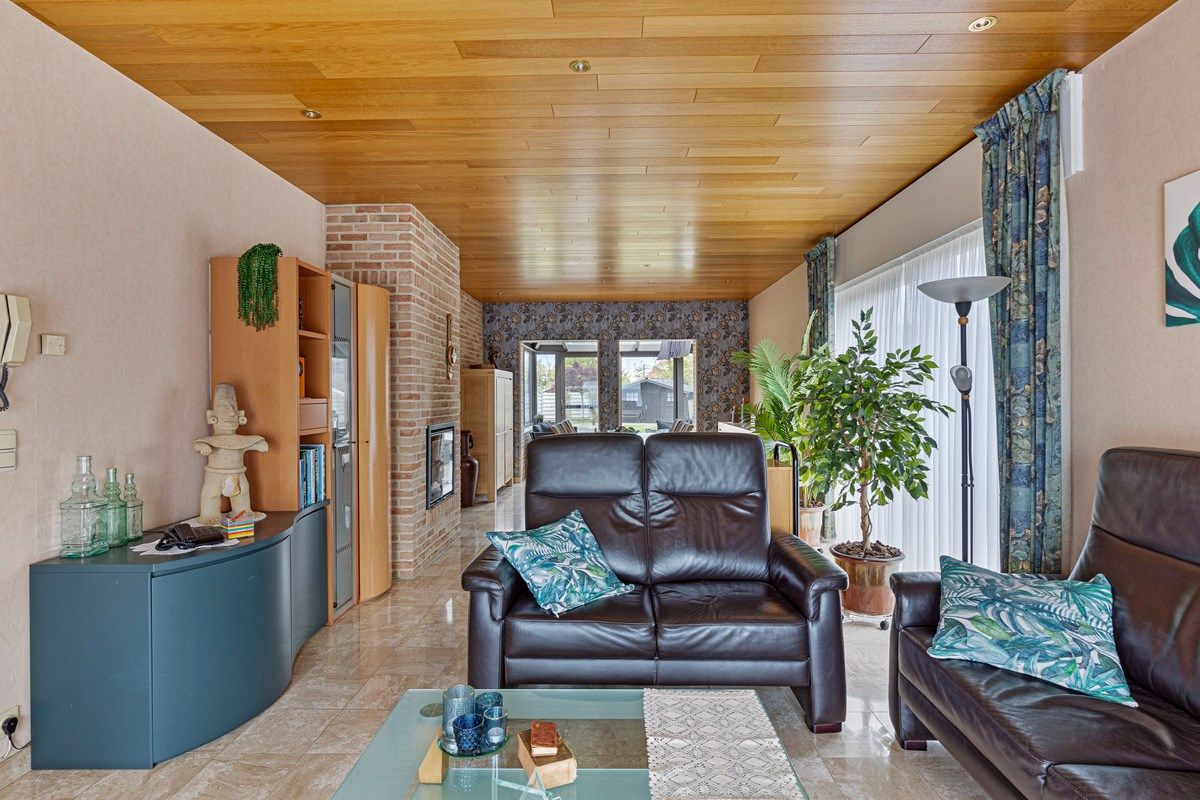 Ruime woning met prachtige tuin.  foto 7