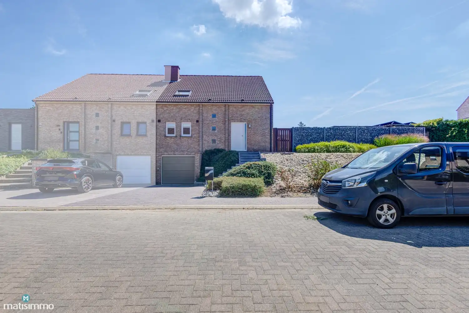 RUSTIG GELEGEN EENGEZINSWONING MET 3 SLAAPKAMERS, RUIME TUIN EN GARAGE TE VLIERMAAL foto 2