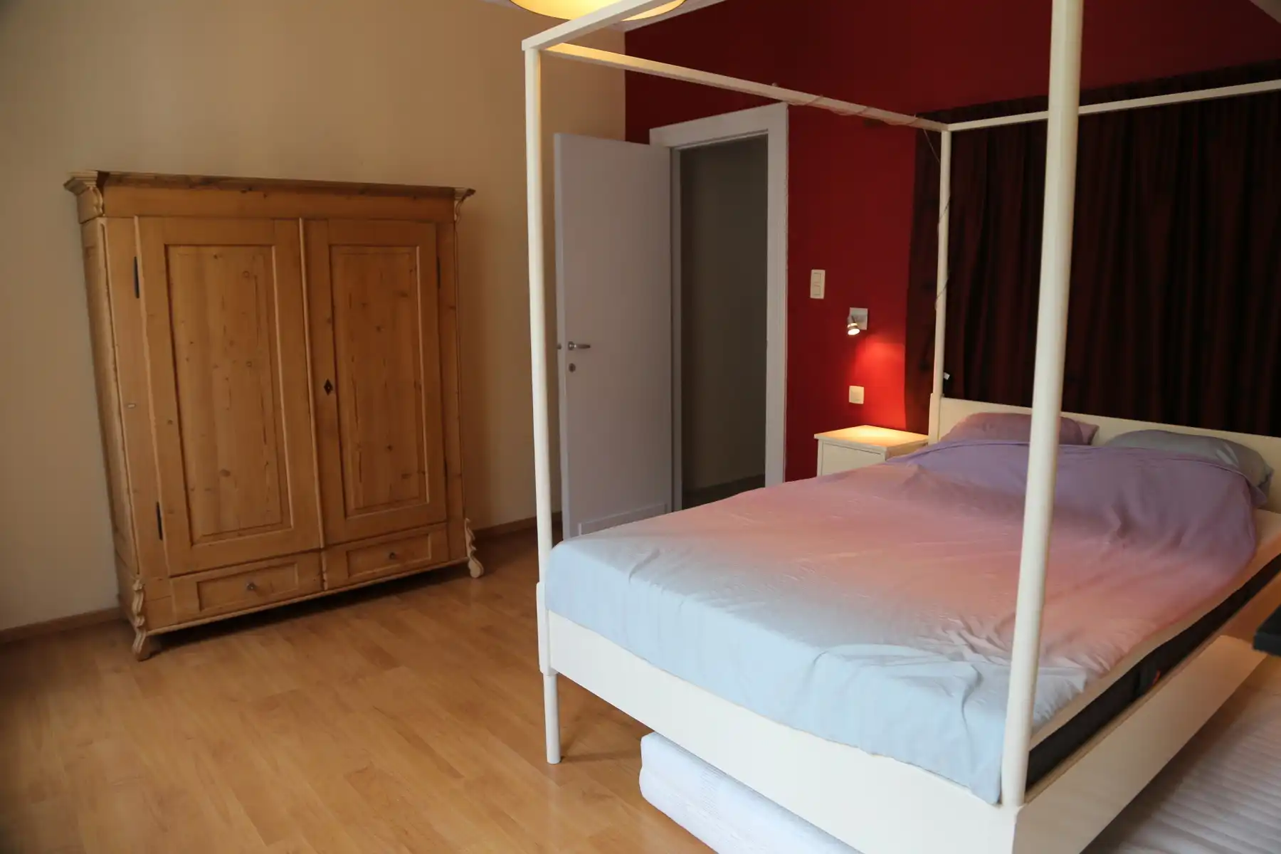 Zeer ruime woning met koer in toffe buurt! foto 9