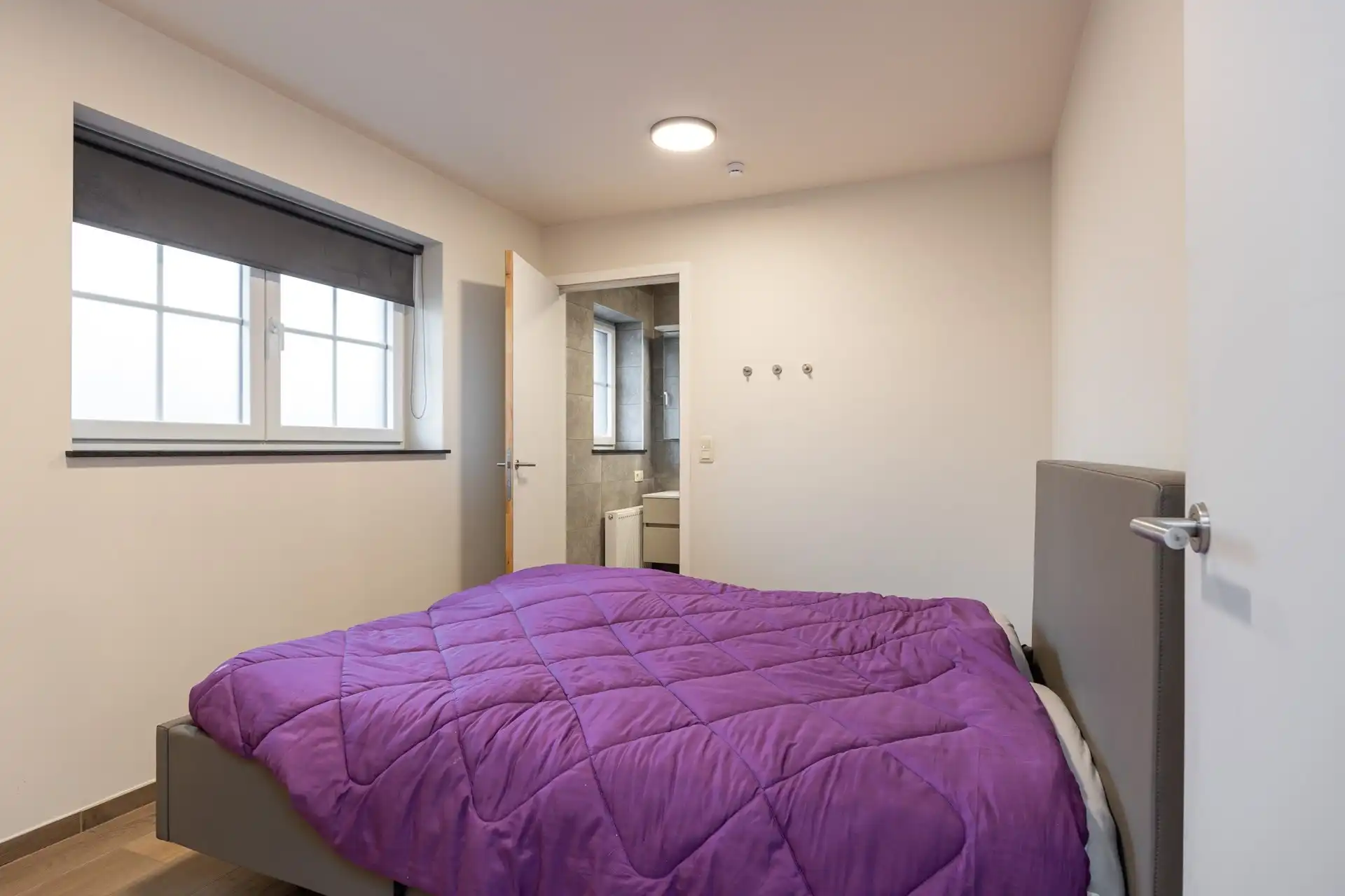 Uitstekend gelegen gelijkvloers appartement met 1 slaapkamer en carport (62m²) foto 5