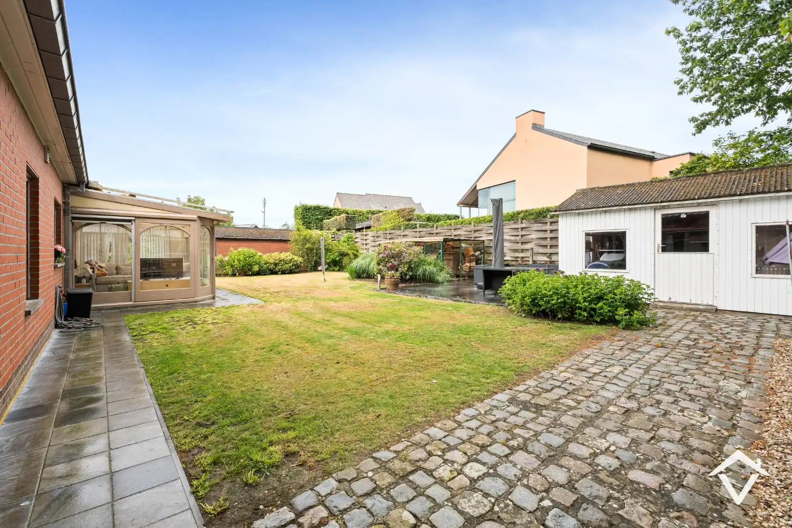 Te koop Alleenstaande woning met 3 slaapkamers en garage centraal gelegen te Wijnendale foto 5