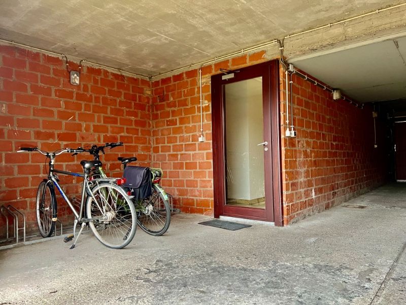 NABIJ UZ GENT, GELIJKVLOERSAPPARTEMENT MET 2 SLAAPKAMERS EN GARAGE. foto 15