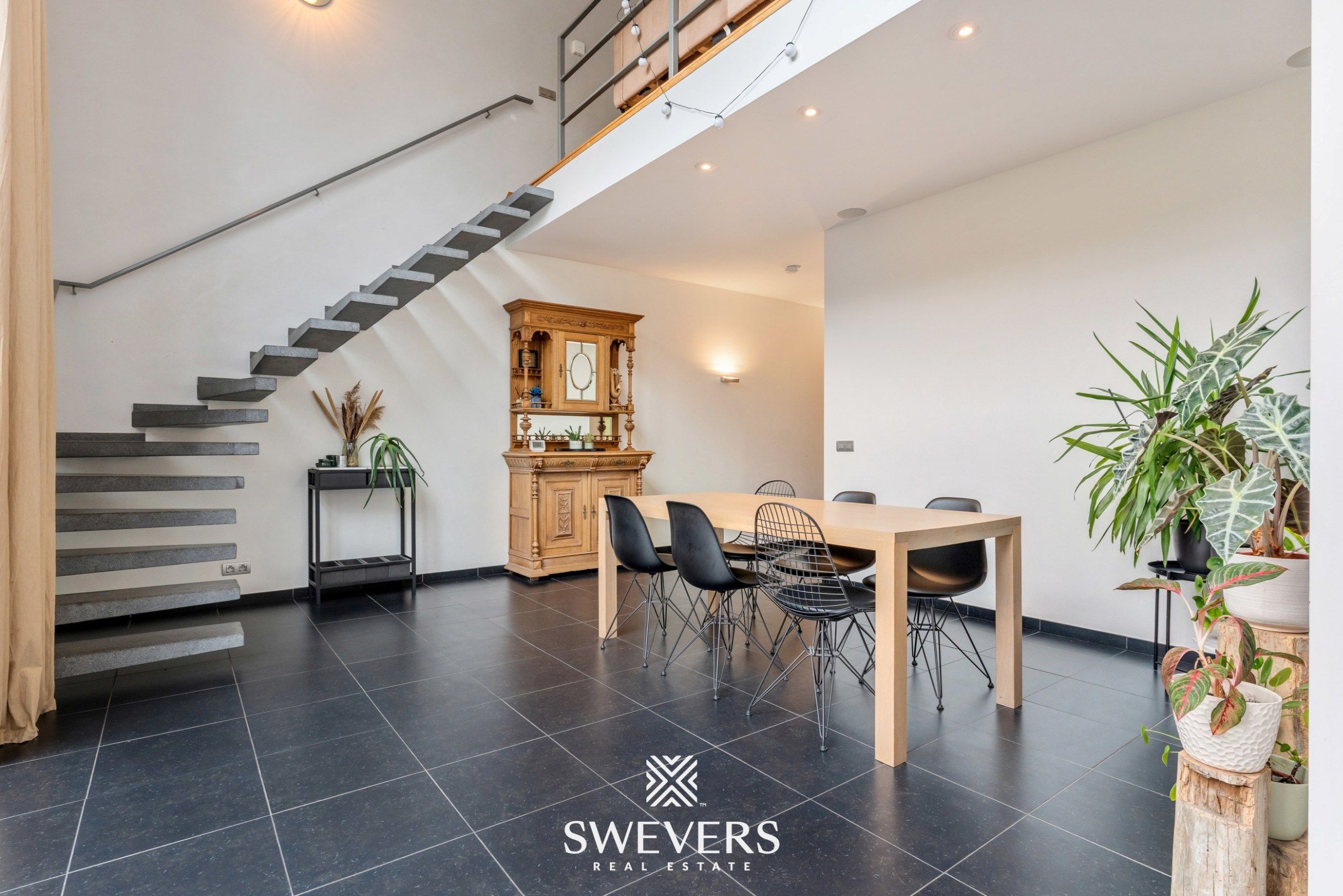 Totaal gerenoveerde karaktervolle woning met zicht op groen foto 13