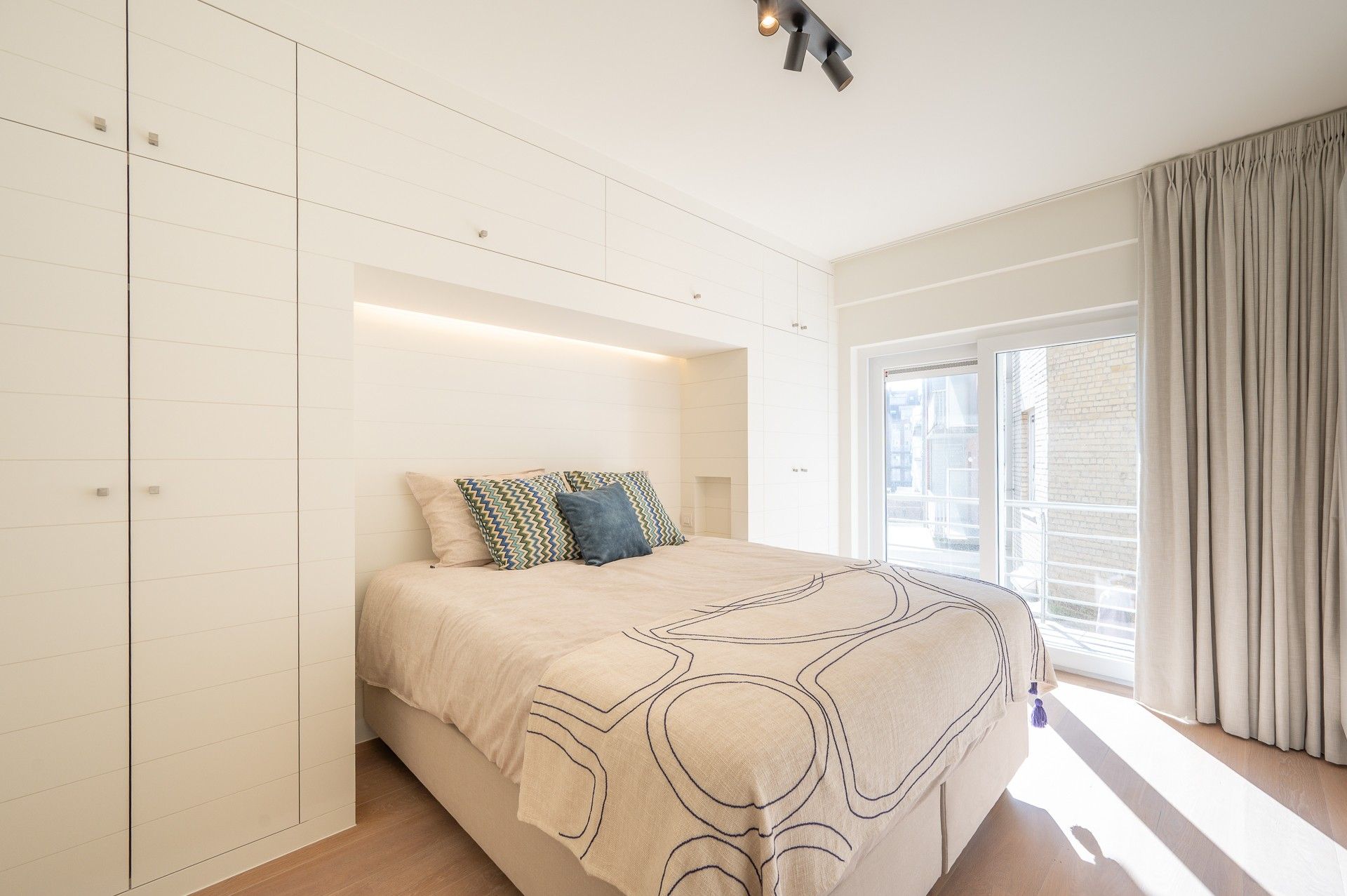 Stijlvol gerenoveerd appartement op topligging in Knokke foto 7