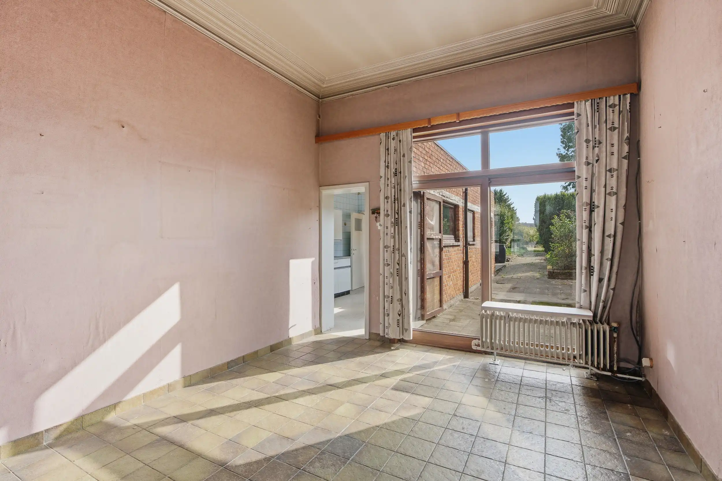 Charmante te renoveren woning op een perceel van 1.853 m² foto 4