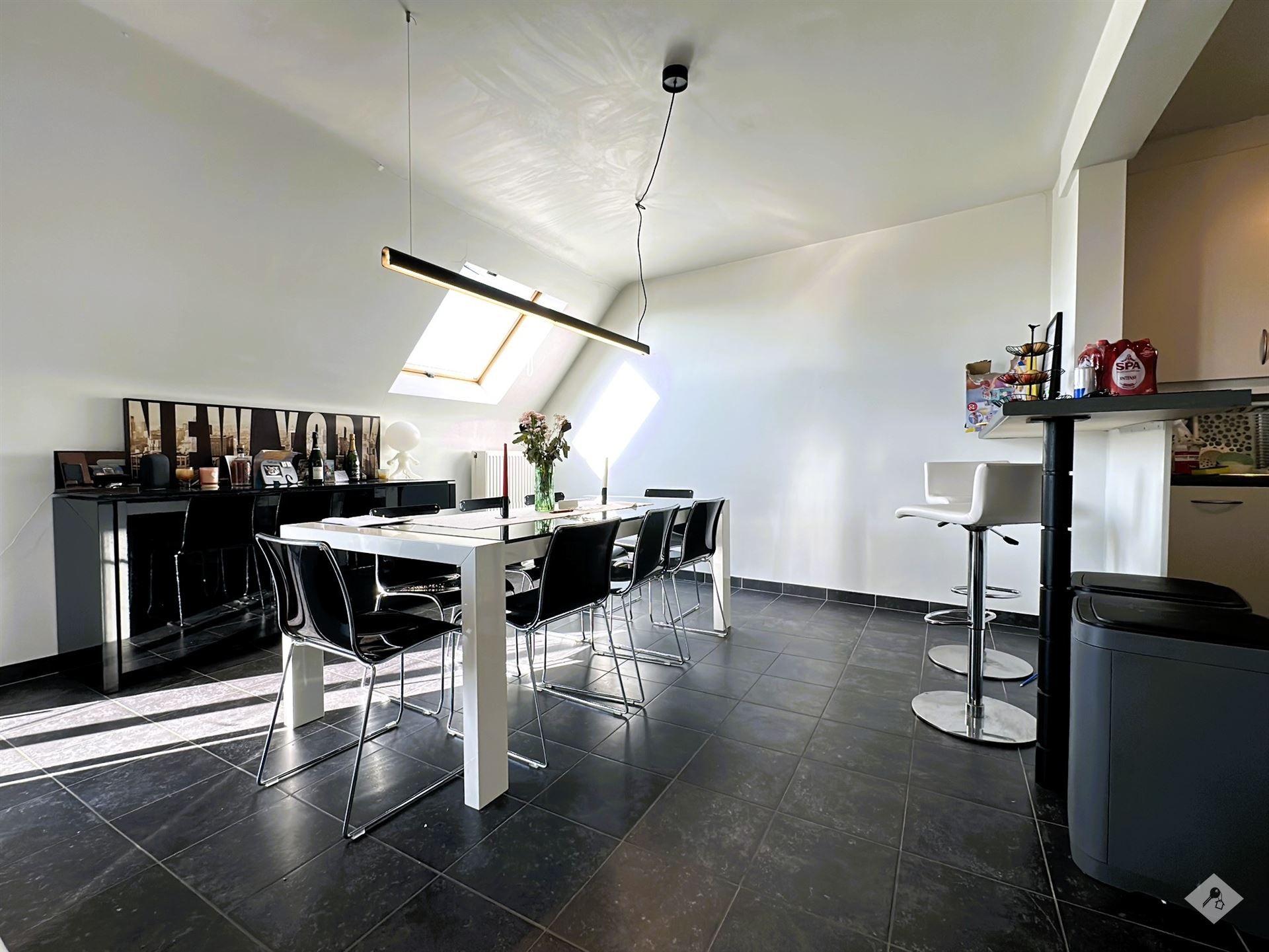 Instapklaar duplexappartement met garage in Peizegem foto 4