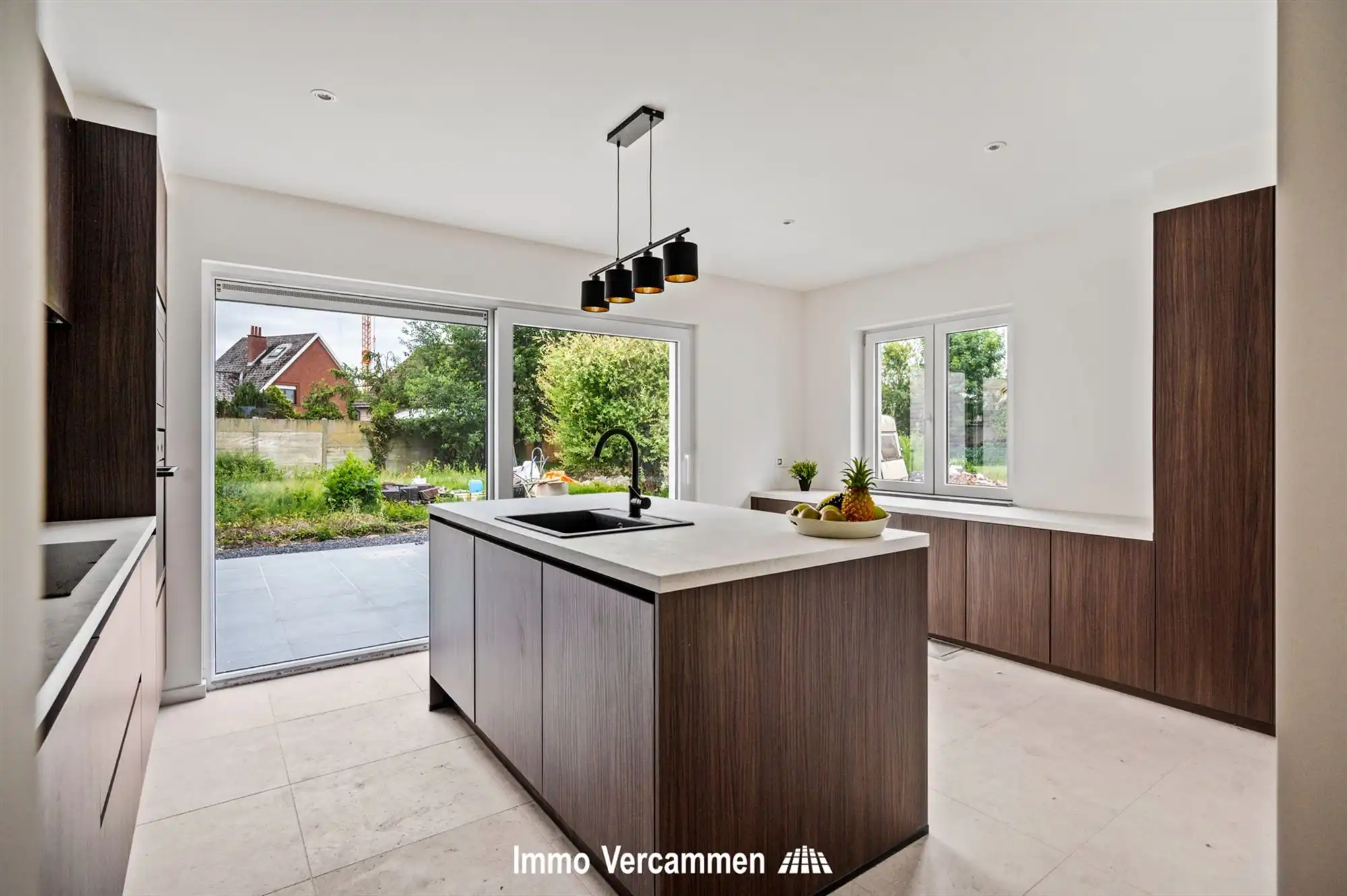 Recent gemoderniseerde, instapklare woning te Putte foto 4