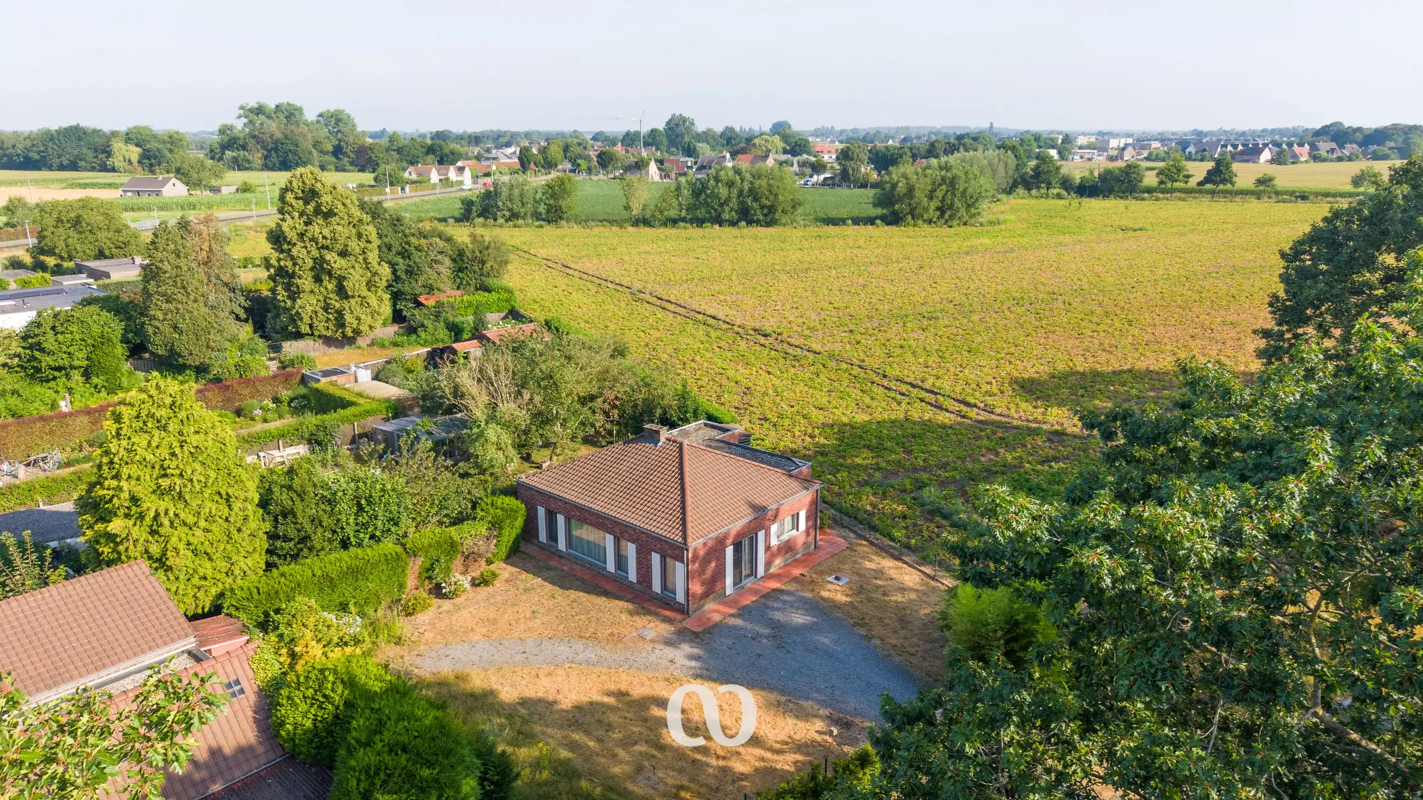 Renovatiewoning met prachtig uitzicht over agrarisch gebied foto 2