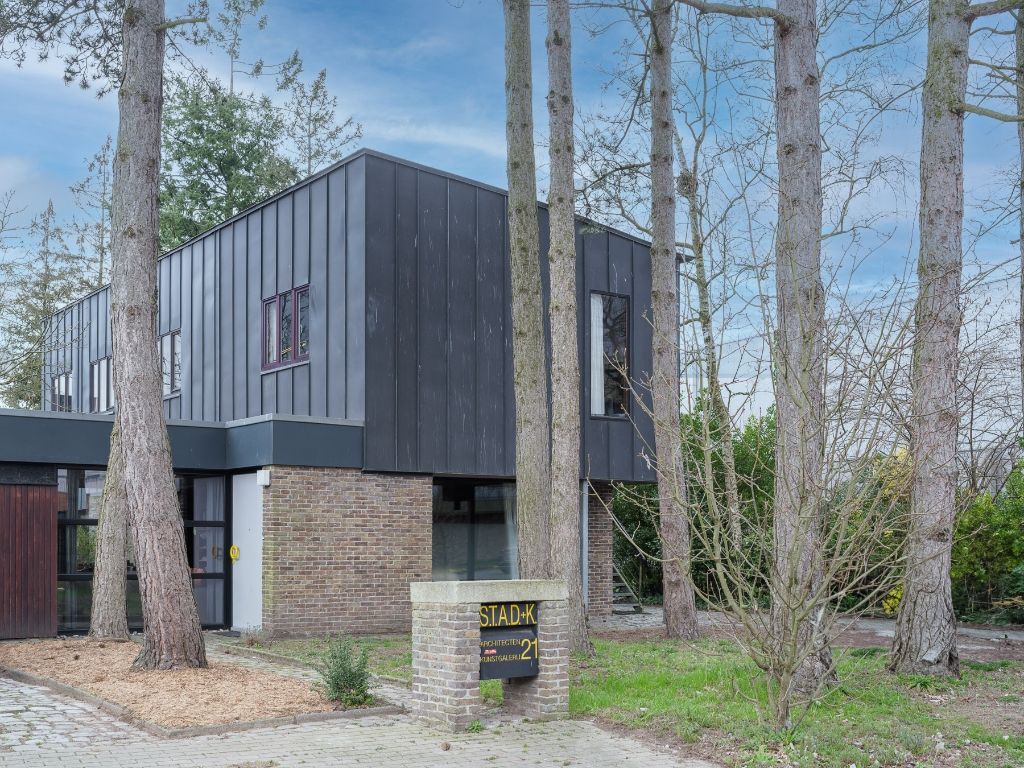 Merelbeke – Op te frissen, ruime architecturale woning (bvo 396 m2) met polyvalente mogelijkheden en bovengelegen zorgwoning op een groen perceel van 1.294m2. foto 3