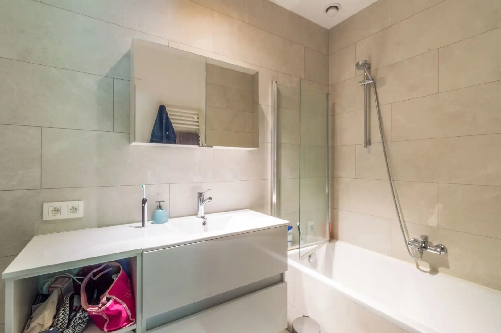 Een duplex-appartement / volledig huis volledig vernieuwd! foto 10