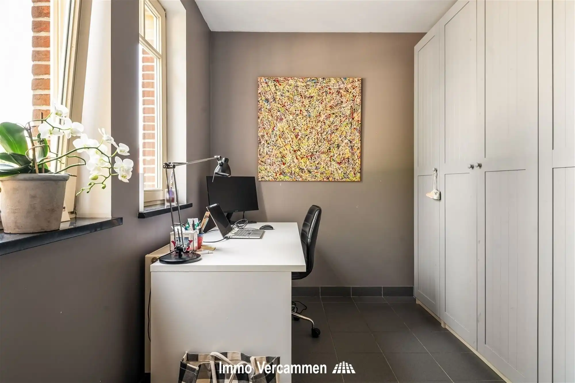 Elegante herenwoning met 4 slaapkamers, ruime zolder en zonnige tuin in Koningshooikt foto 9