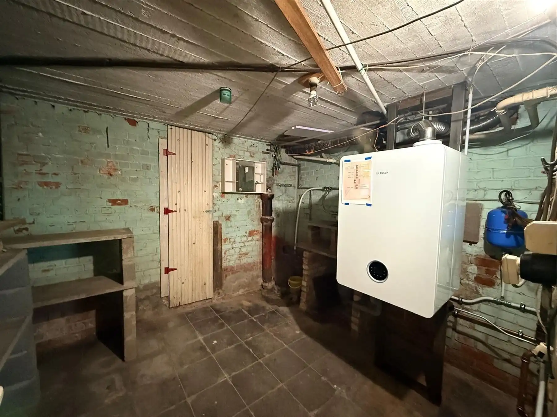 RESIDENTIEEL 3-GEVEL WONING MET MOOIE TUIN foto 12