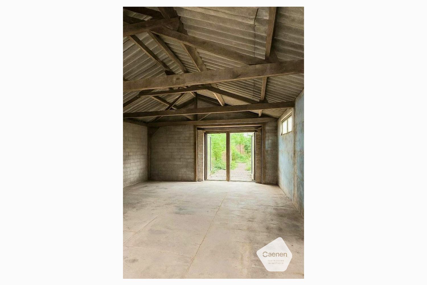 Ruime en instapklare woning met 4 slaapkamers en 3 badkamers met privé-tuin en werkplaats foto 17