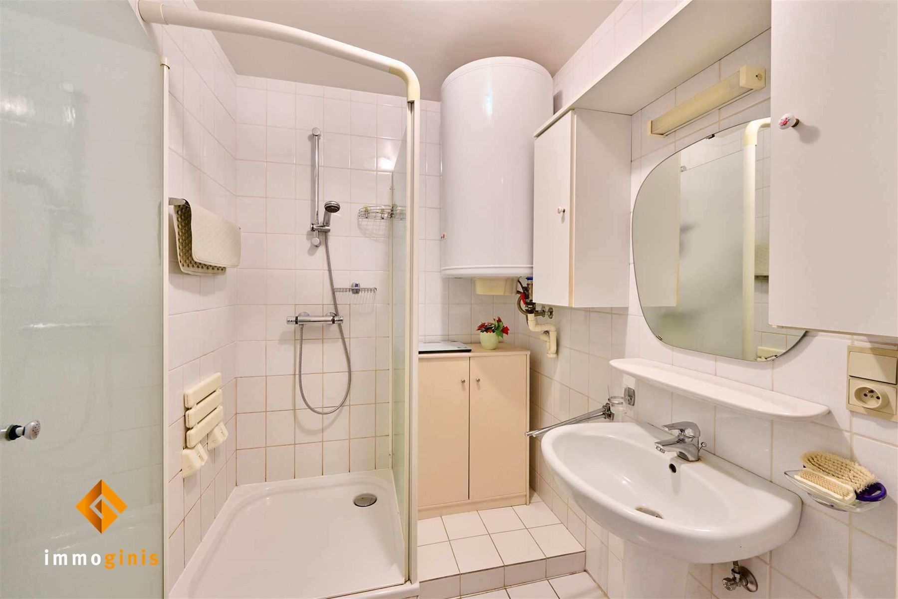 Instapklaar appartement met 2 (mogelijk 3) slaapkamers op wandelafstand van Neerpelt centrum. foto 11
