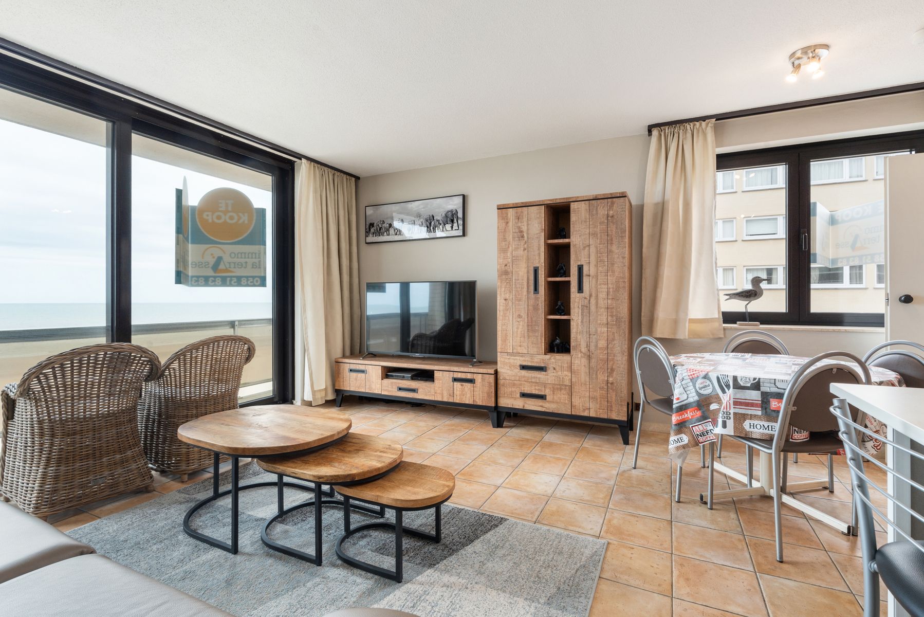 Instapklare familieflat met terras op de Zeedijk van Koksijde foto 3