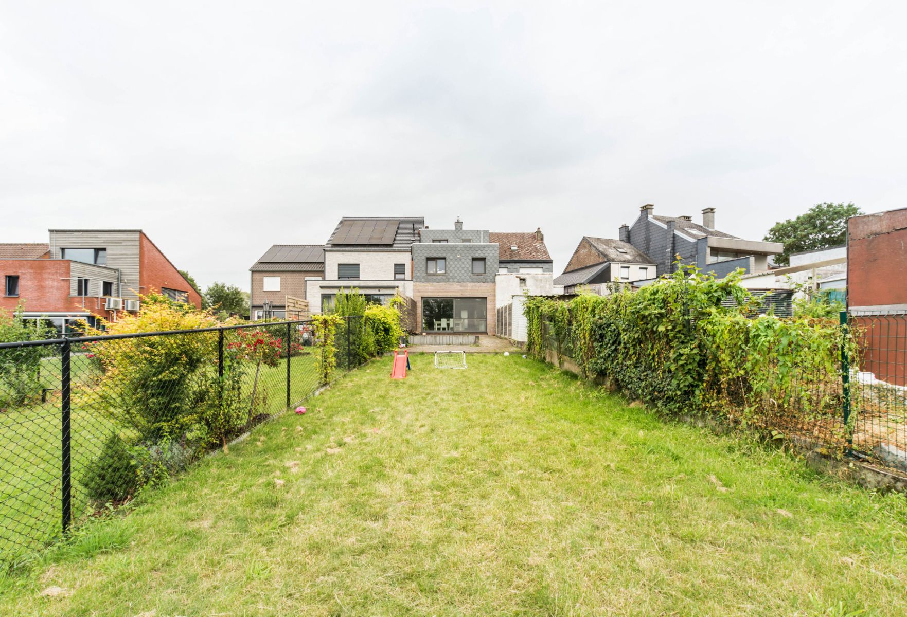 Instapklare, modern ingerichte woning met zonneterras & tuin foto 9