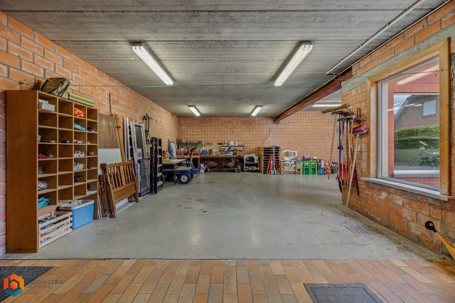 Handelsgelijkvloers met garage & woonst op toplocatie foto 12