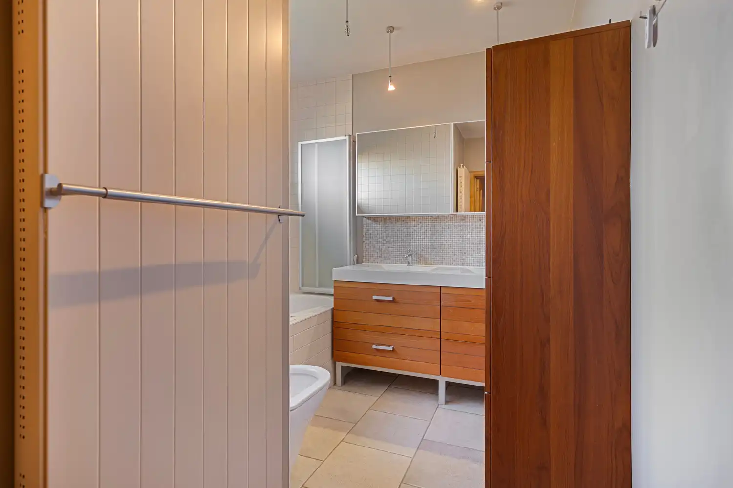 STIJLVOL KANTOOR MET UITSTEKENDE VISIBILITEIT EN BEREIKBAARHEID TE LUMMEN! foto 12