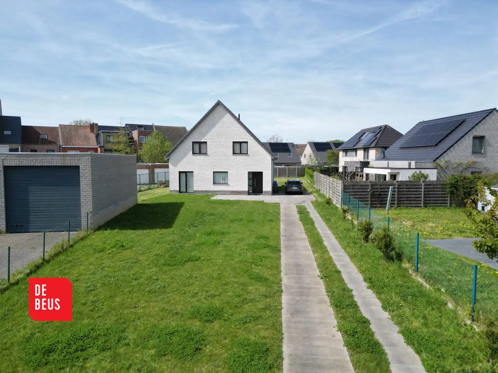 Recente vrijstaande villa op een royaal perceel (1044 m2) foto {{pictureIndex}}