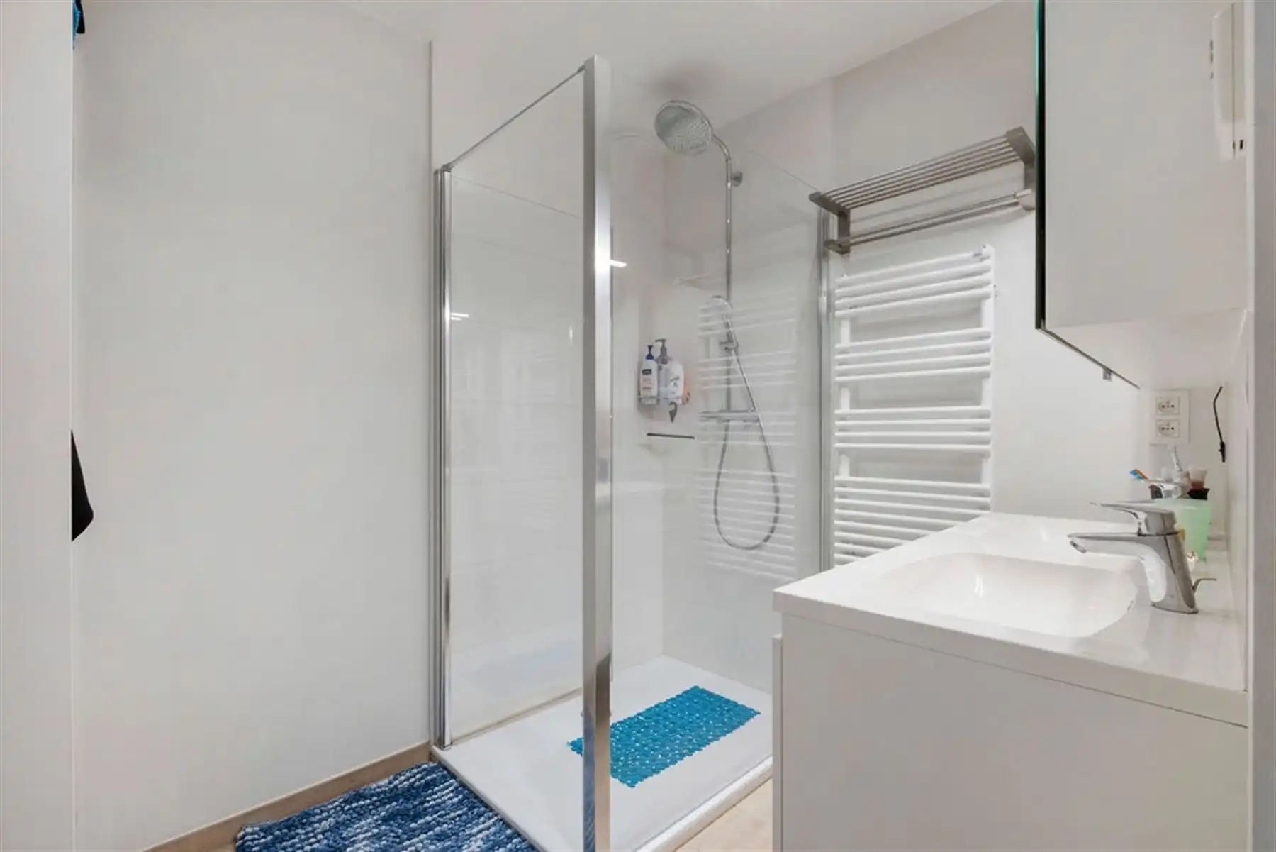 INSTAPKLAAR APPARTEMET MET DRIE SLAAPKAMERS foto 8