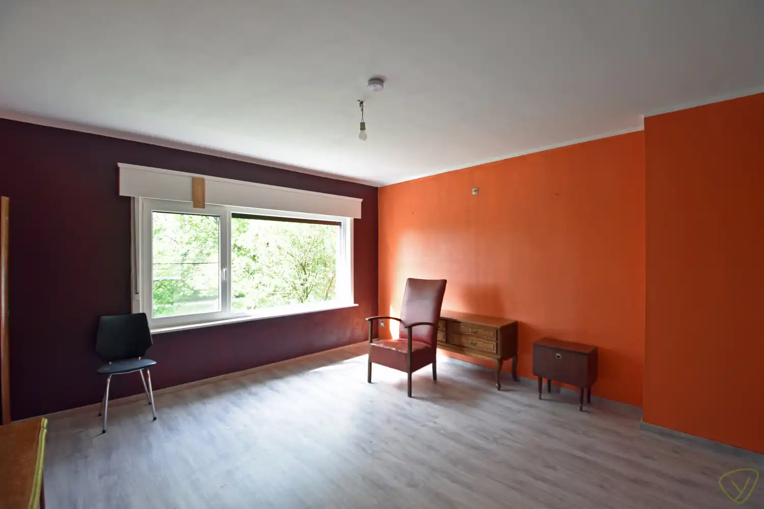 Landelijk gelegen en verrassend ruime woning gelegen te Eeklo! foto 12