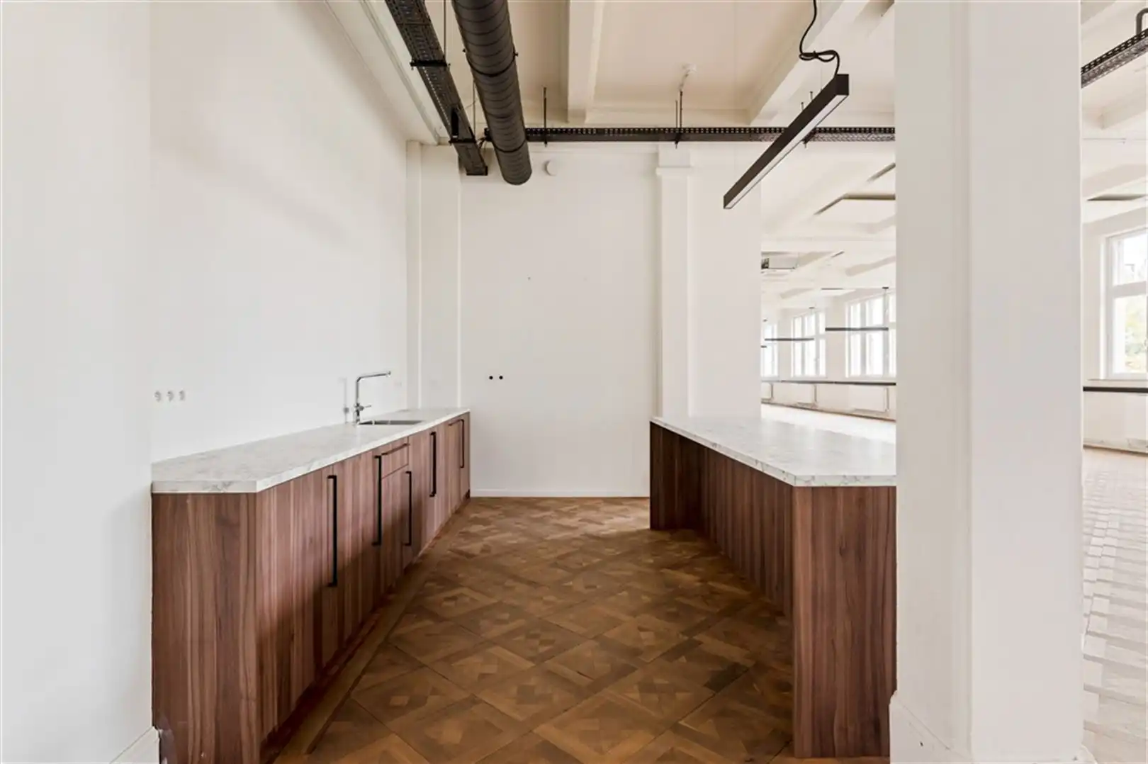 Instapklaar kantoor te huur op unieke locatie - 579m² foto 6