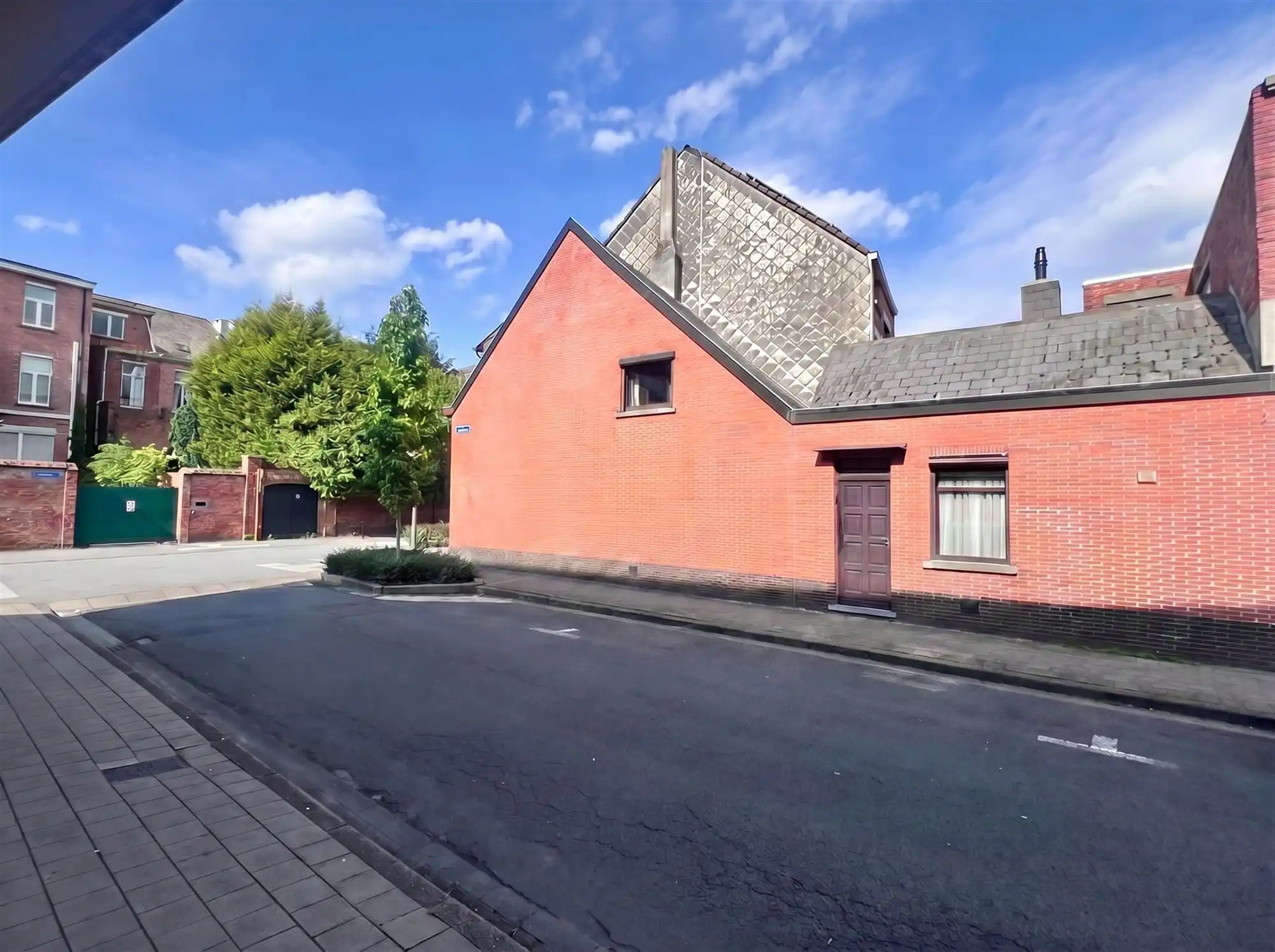 Hoekwoning nabij het centrum foto 2