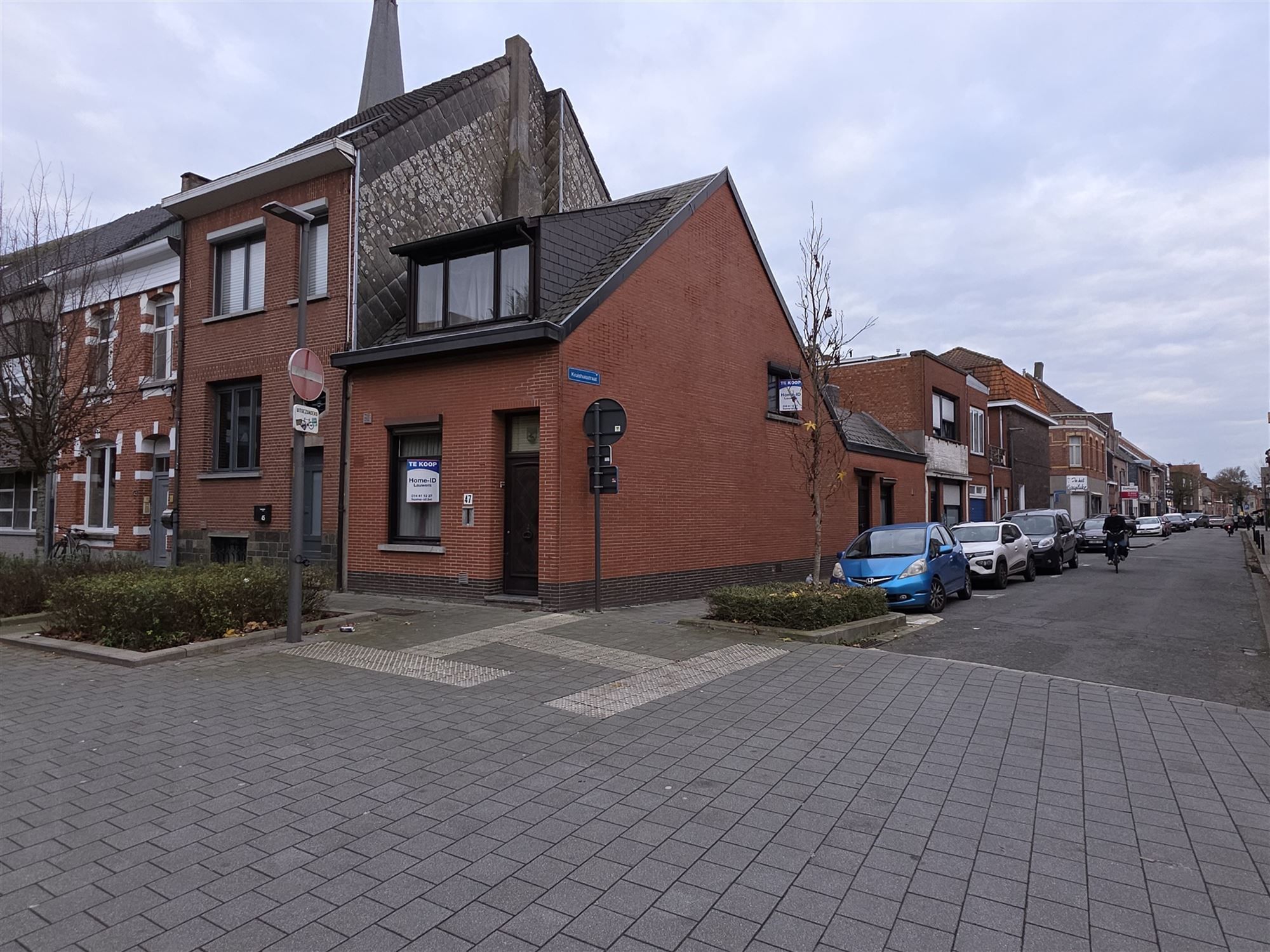 Hoekwoning nabij het centrum foto 2