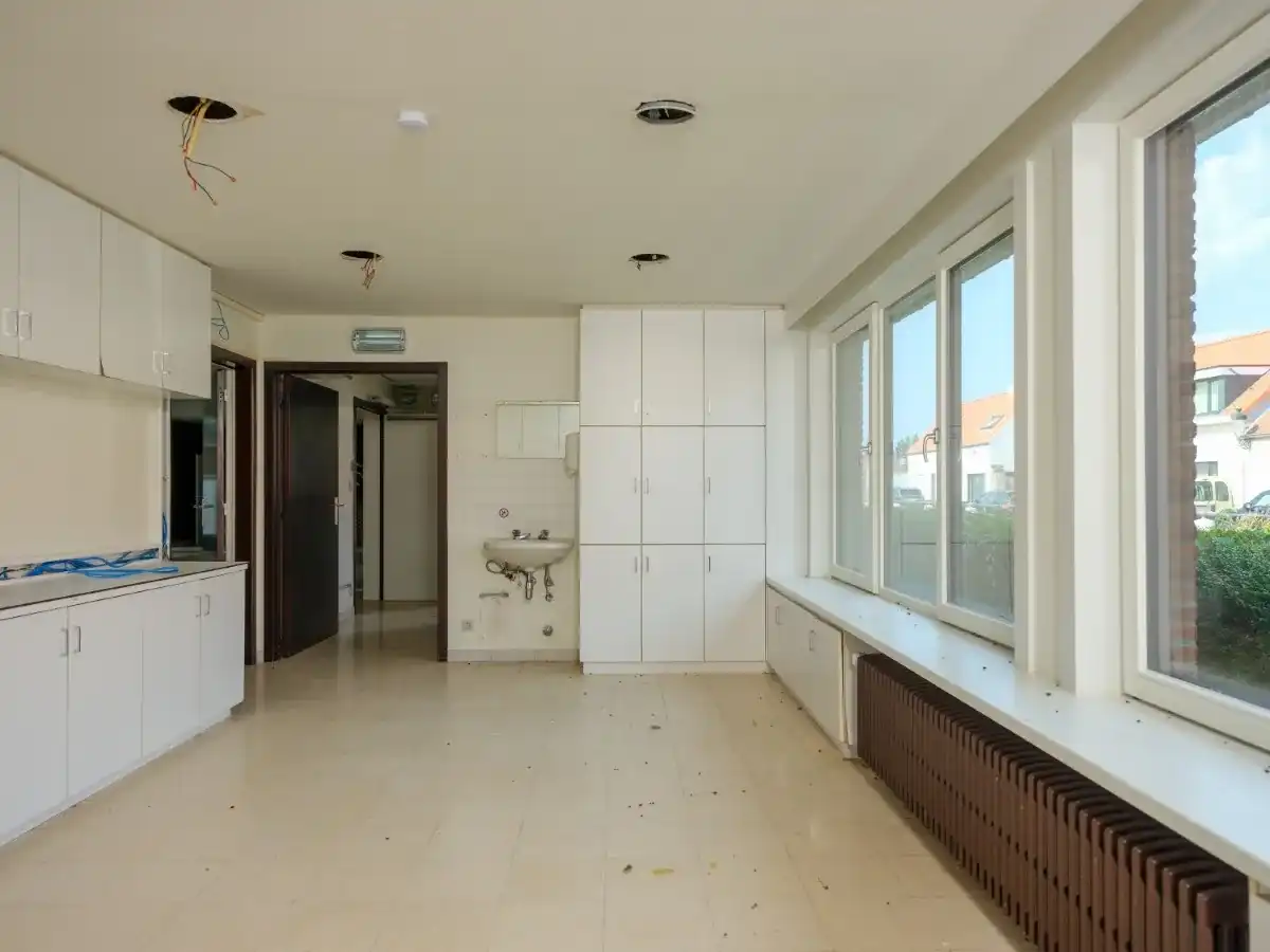 Lissewege – Voormalig dienstencentrum met potentieel langs het Lisseweegs Vaartje foto 13