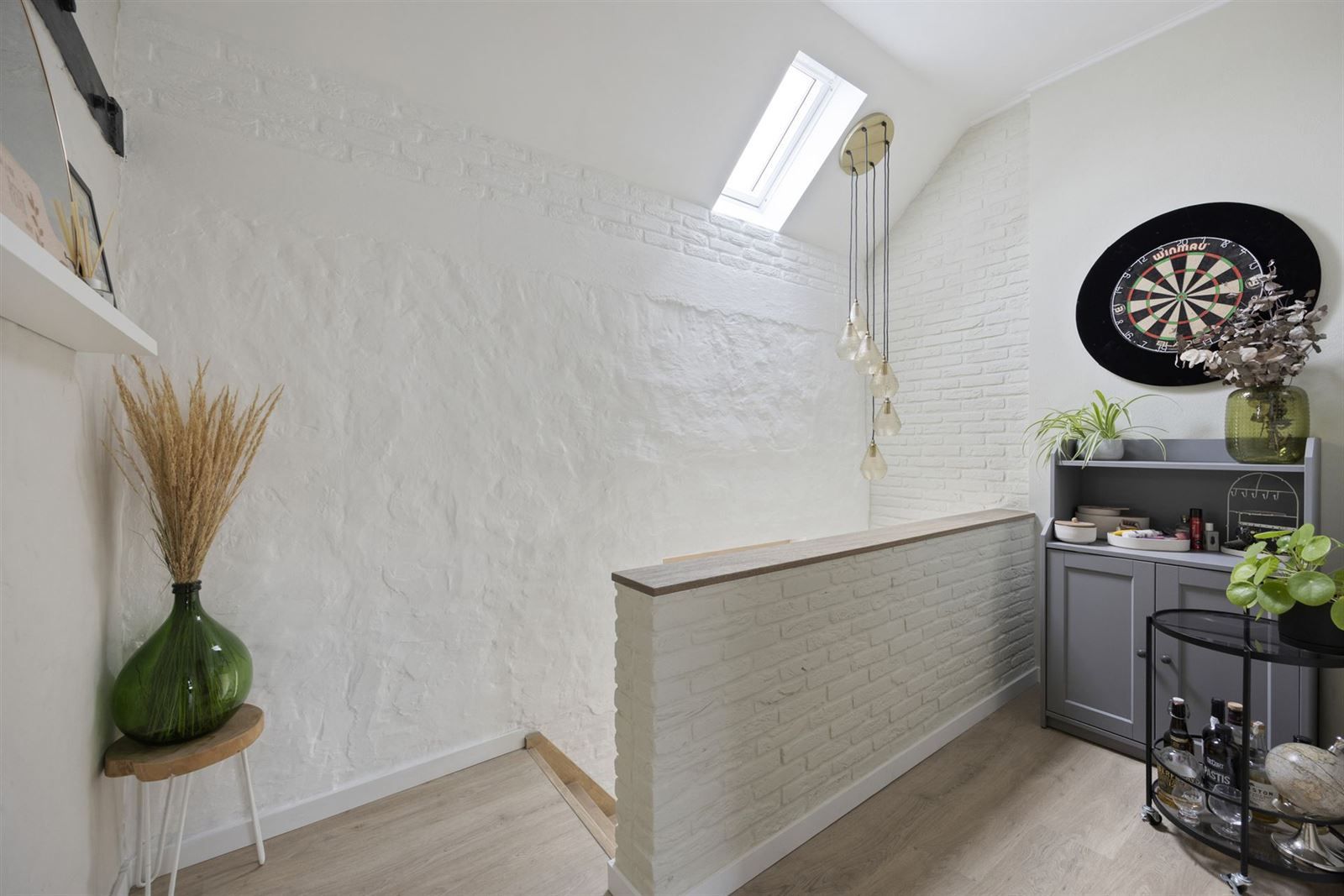 Instapklaar driegevel woning in groene omgeving foto 13