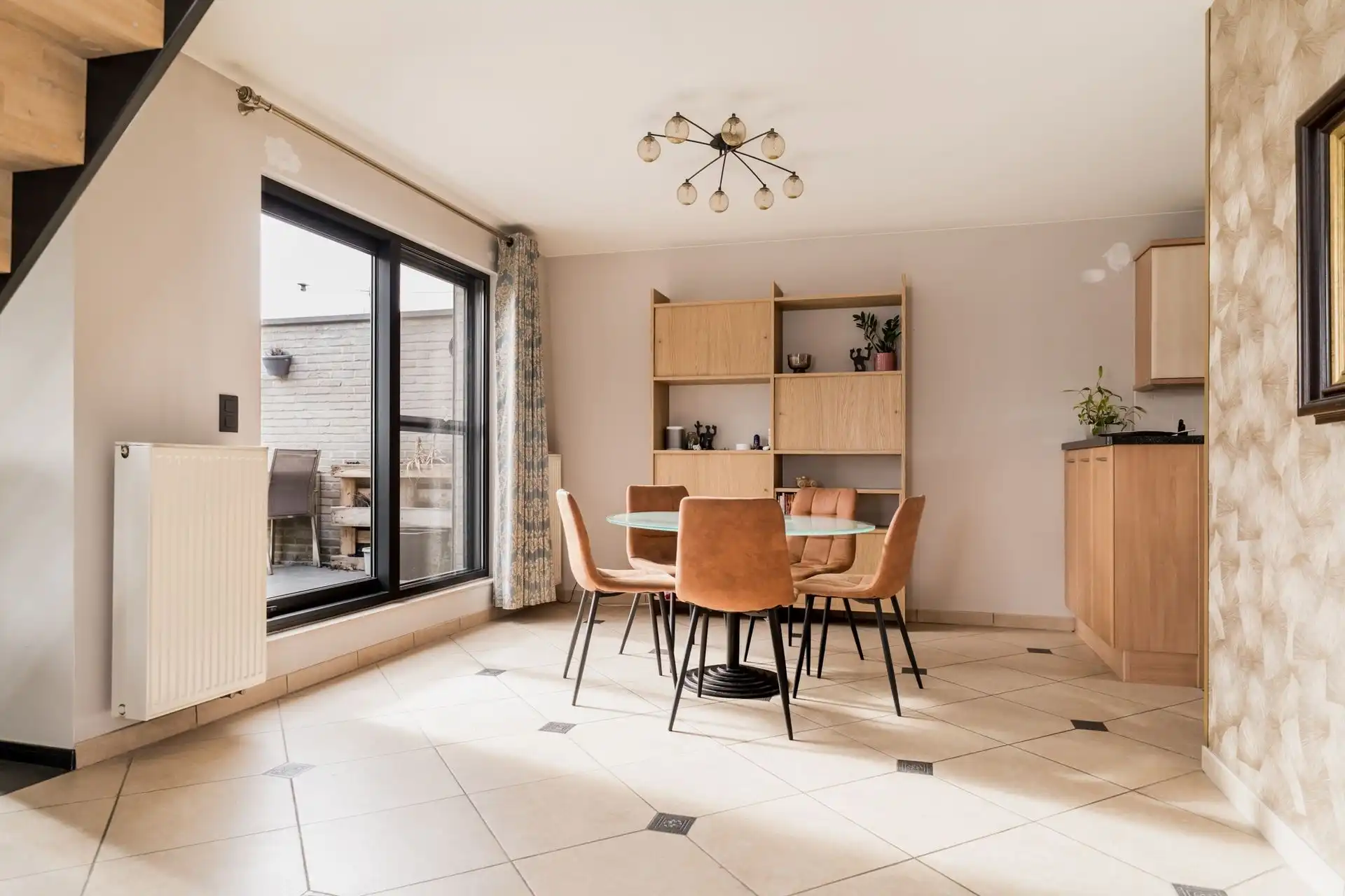 RUIM DAKAPPERTEMENT MET 5 SLAAPKAMERS, TERRAS EN GARAGEBOX (+ 29.000) foto 4